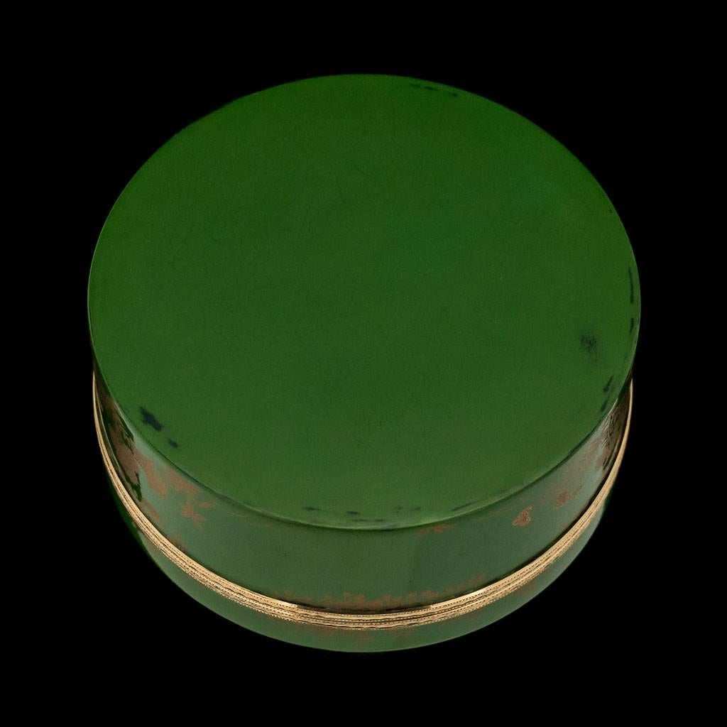 Late 18th Century Antique French 18 Karat Gold-Mounted and Japanese Lacquer Snuff Box, circa 1780