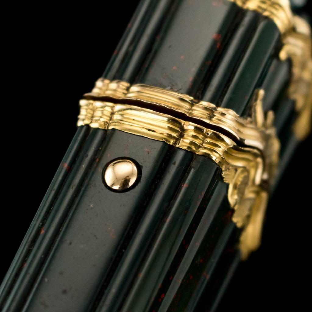 18th Century Georgian 18-Karat Gold-Mounted Bloodstone Etui, London, circa 1760 4