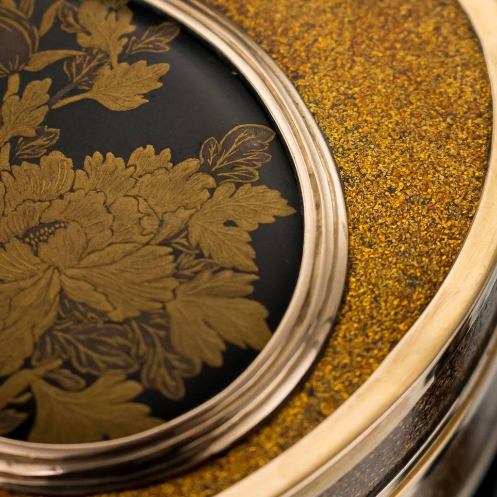 Antique French 18-Karat Gold-Mounted and Japanese Lacquer Snuff Box, circa 1770 5