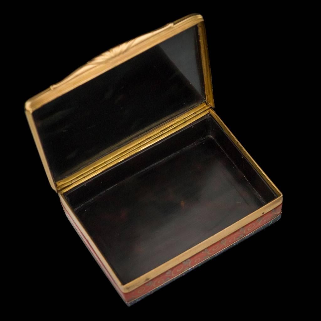 Antique French 18 Karat Gold-Mounted and Japanese Lacquer Snuff Box, circa 1780 In Excellent Condition In Royal Tunbridge Wells, Kent