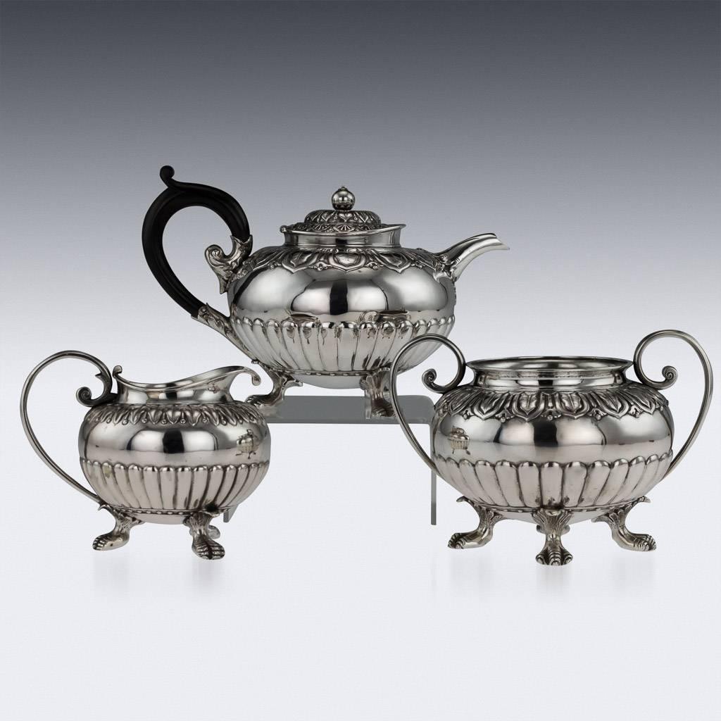 19th Century Chinese Export Solid Silver Tea Set, Hoaching, circa 1830 In Excellent Condition In Royal Tunbridge Wells, Kent