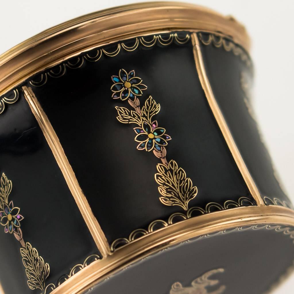 Antique 19th Century French 18-Karat Gold-Mounted Snuff Box, circa 1800 4