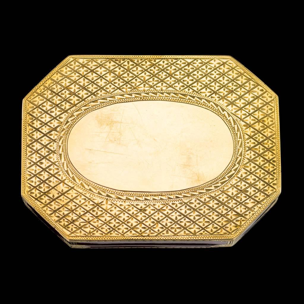 Antique 19th Century Rare Indian Enameled Gold Snuff Box Jaipur, circa 1840 In Excellent Condition In Royal Tunbridge Wells, Kent