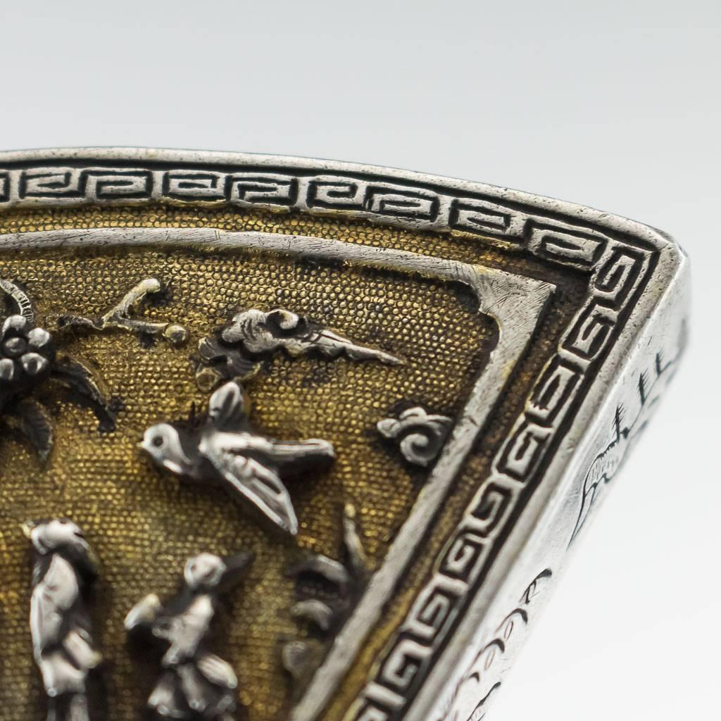 Antique Rare Chinese Kangxi Period Solid Silver-Gilt Fan-Shaped Box, circa 1700 3