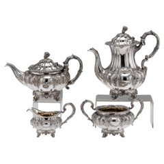 Antikes viktorianisches vierteiliges Teeservice aus massivem Silber des 19. Jahrhunderts, London ca. 1854