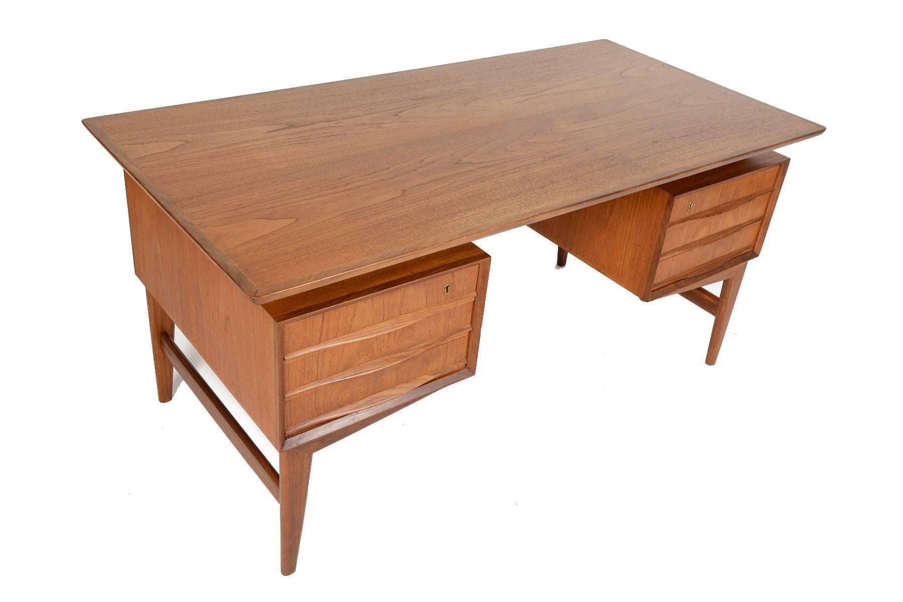 Danish Modern Svend Madsen Style Executive Desk In Excellent Condition In Berkeley, CA