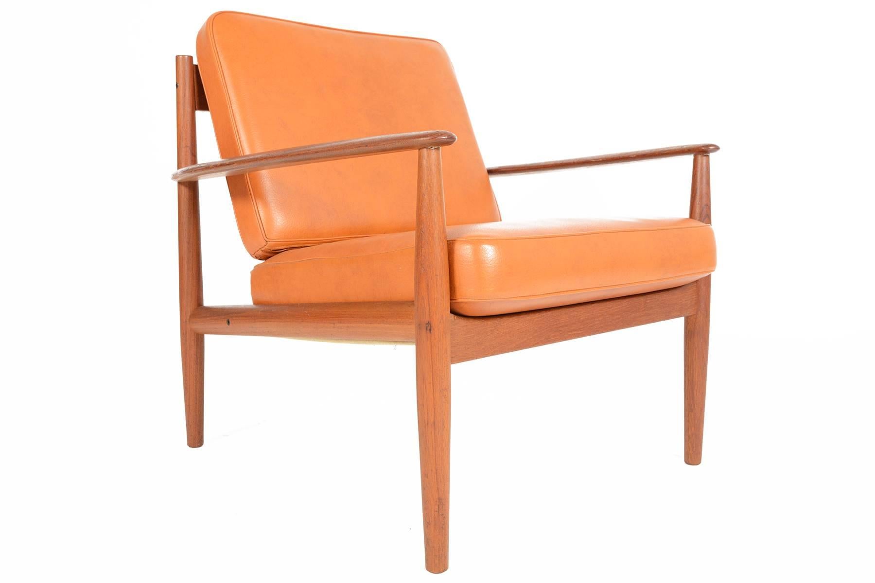 Pair of Grete Jalk Lounge Chairs in Teak In Excellent Condition In Berkeley, CA