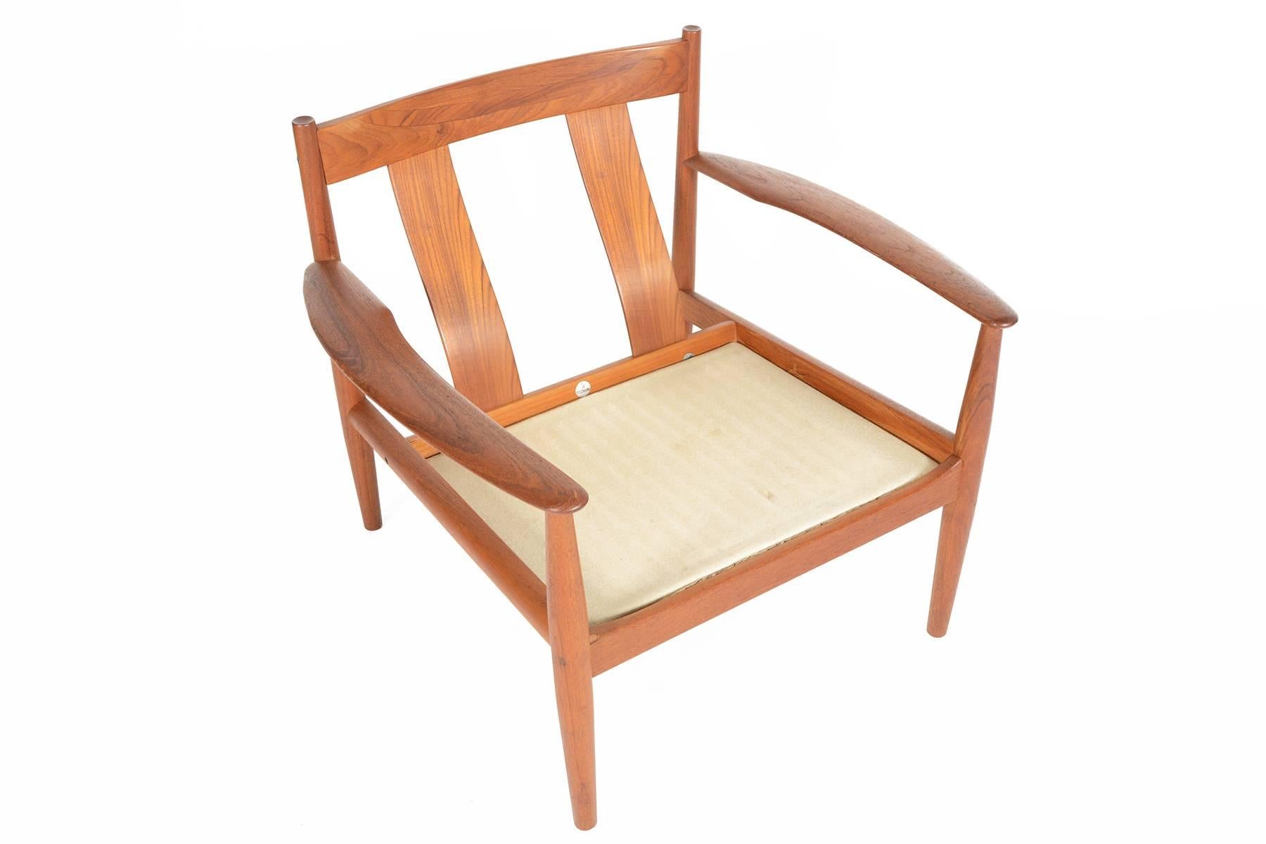 Pair of Grete Jalk Lounge Chairs in Teak 3