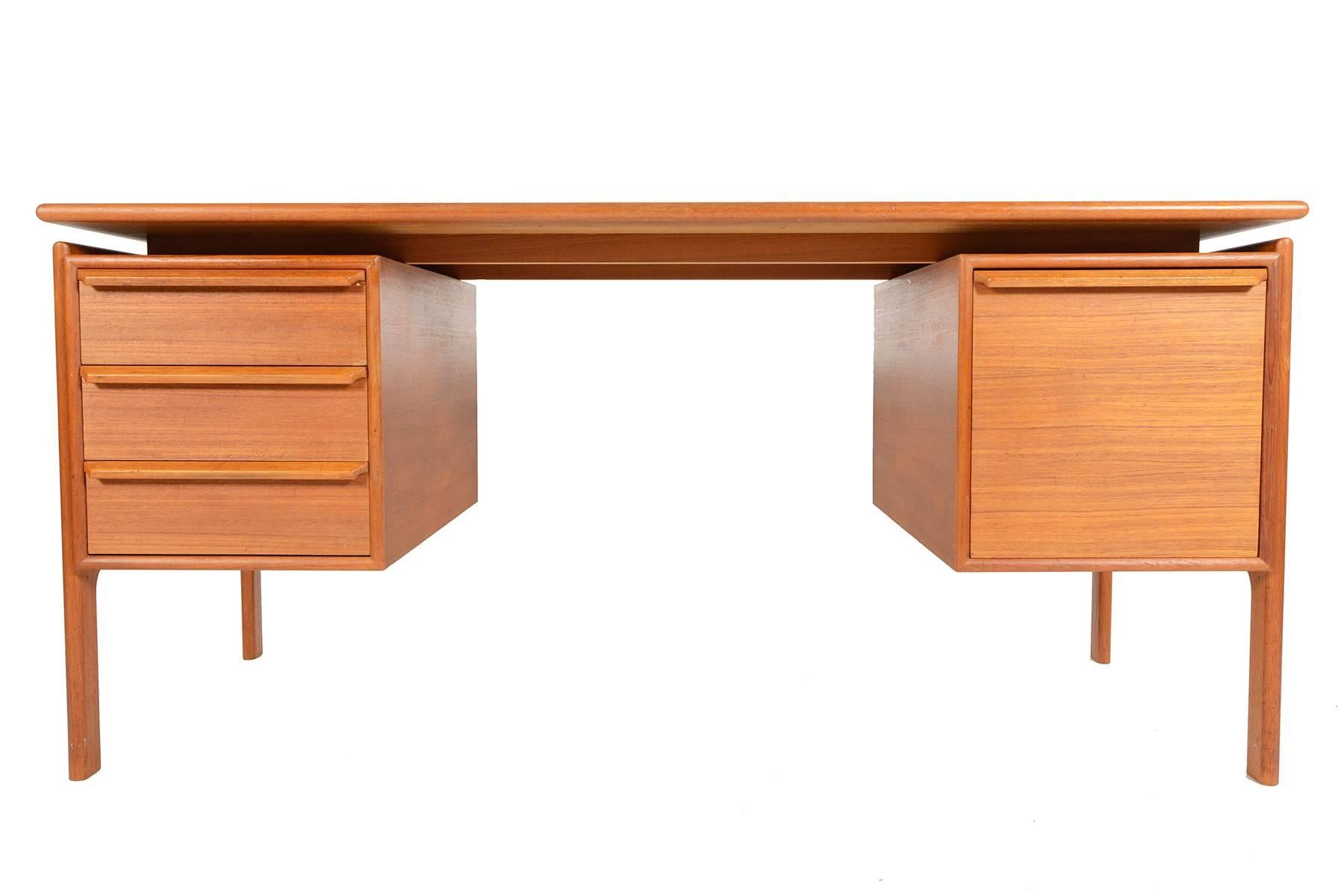 G.V. Gasvig Teak Executive Desk In Excellent Condition In Berkeley, CA