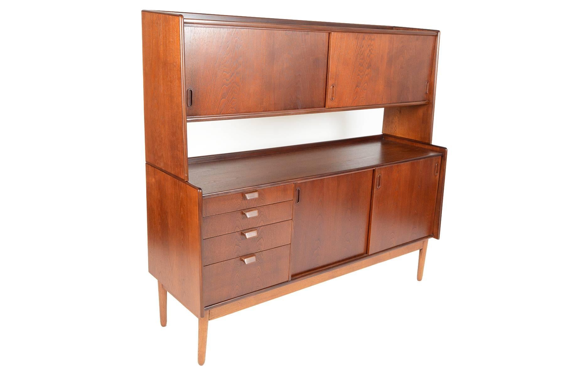 Large Teak Credenza with Hutch In Excellent Condition In Berkeley, CA