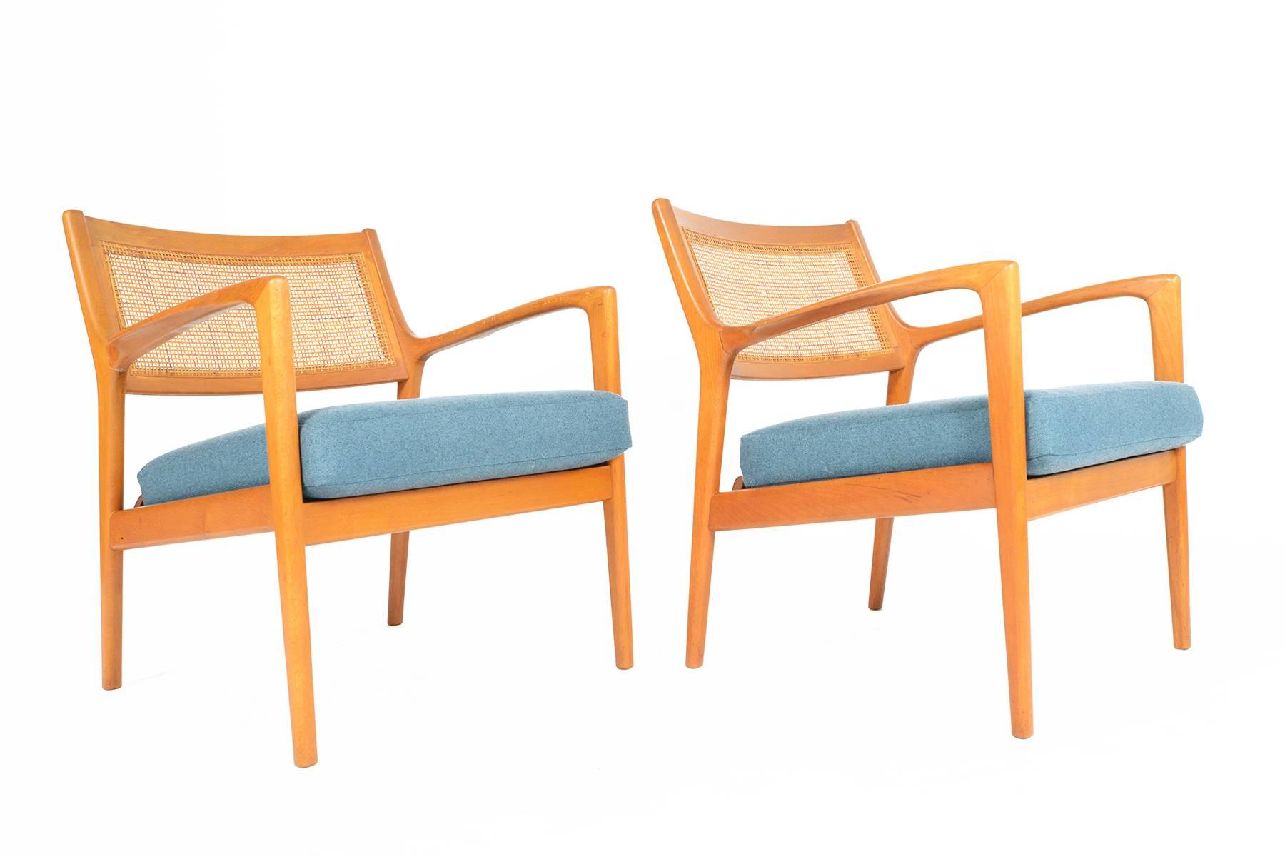 Pair of Model F139 Teak Lounge Chairs by Karl Erik Ekselius In Excellent Condition In Berkeley, CA