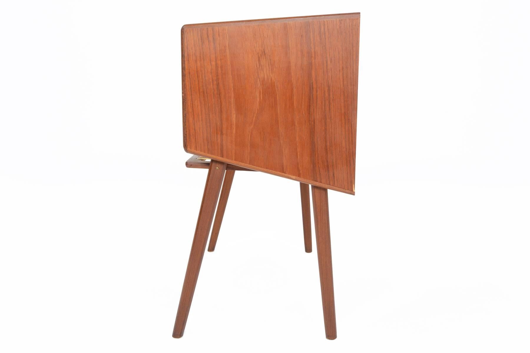 Danish Modern V-Legged Teak Entry Chest 2