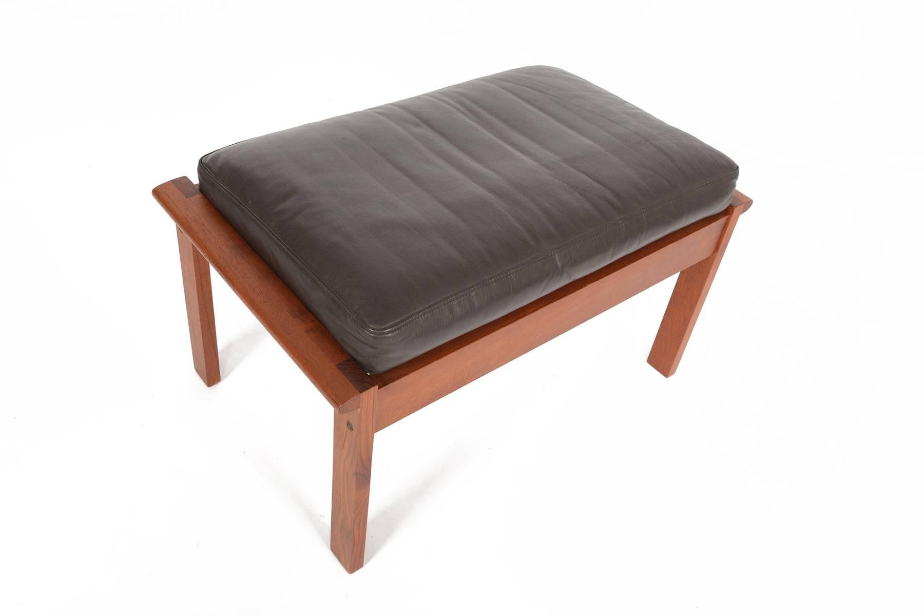 Illum Wikkelsø Capella Model Ottoman in Teak and Leather In Excellent Condition In Berkeley, CA