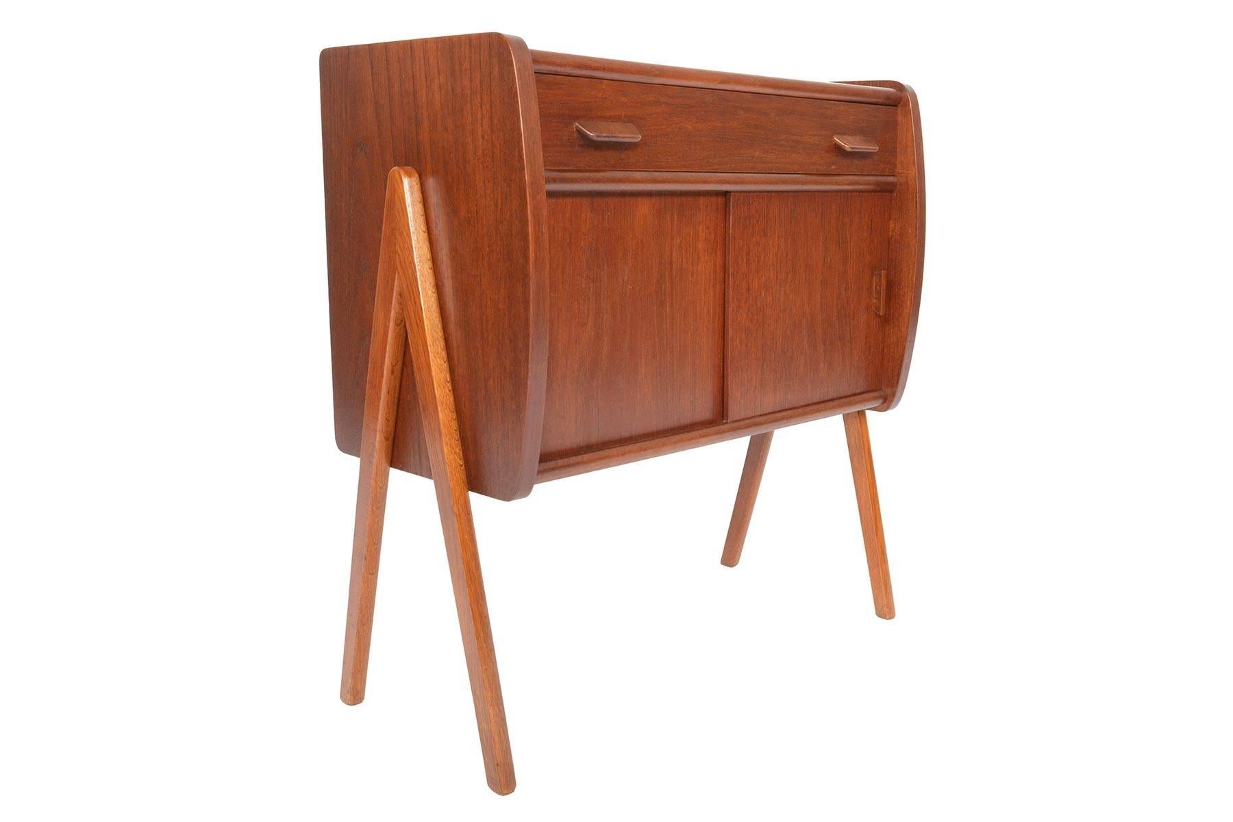 Danish Modern Teak and Oak V-Legged Entry Chest 2