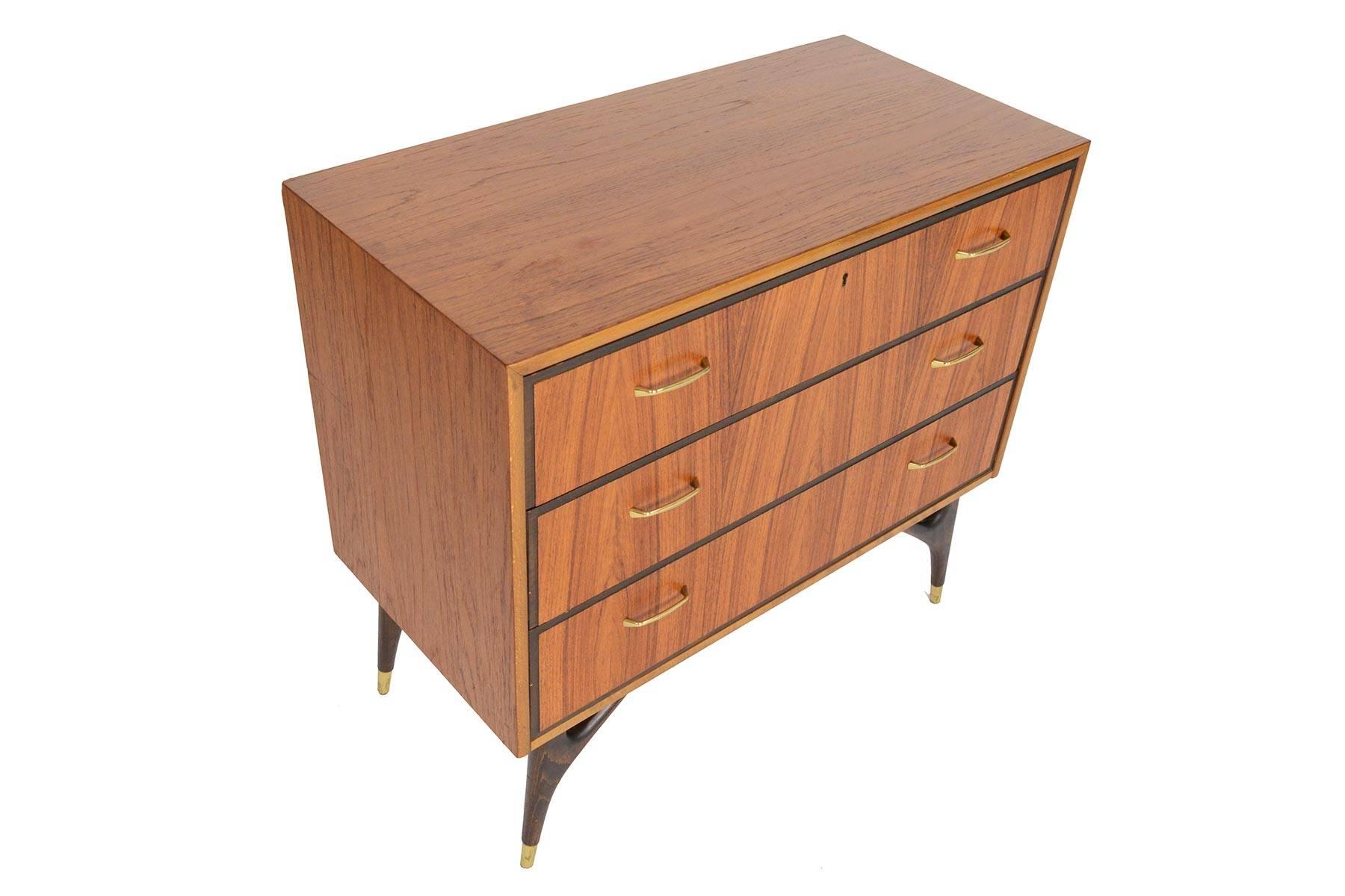 oak gentleman's chest