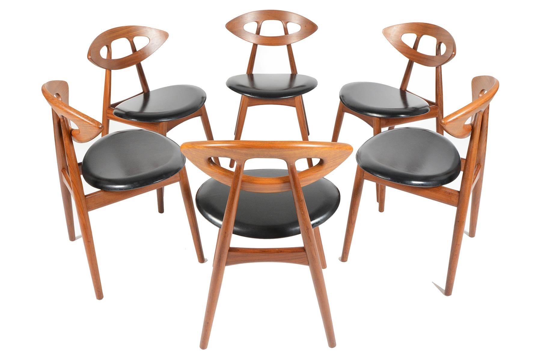 Walnut Set of Six Ejvind A. Johansson Eye Dining Chairs