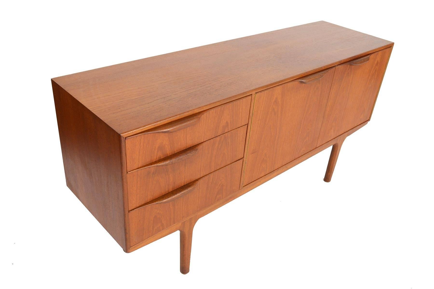 Small Mid-Century Modern McIntosh Dunvegan Credenza #1 In Excellent Condition In Berkeley, CA