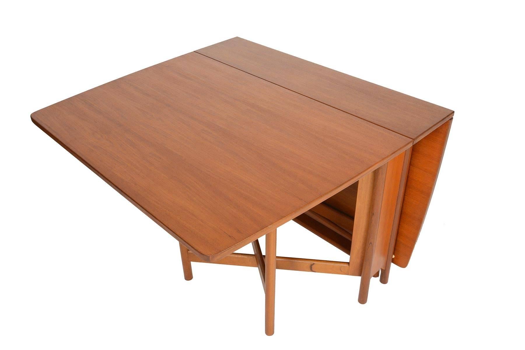 Mid-Century Modern Drop Leaf Dining Table in Teak by A.H. McIntosh In Excellent Condition In Berkeley, CA