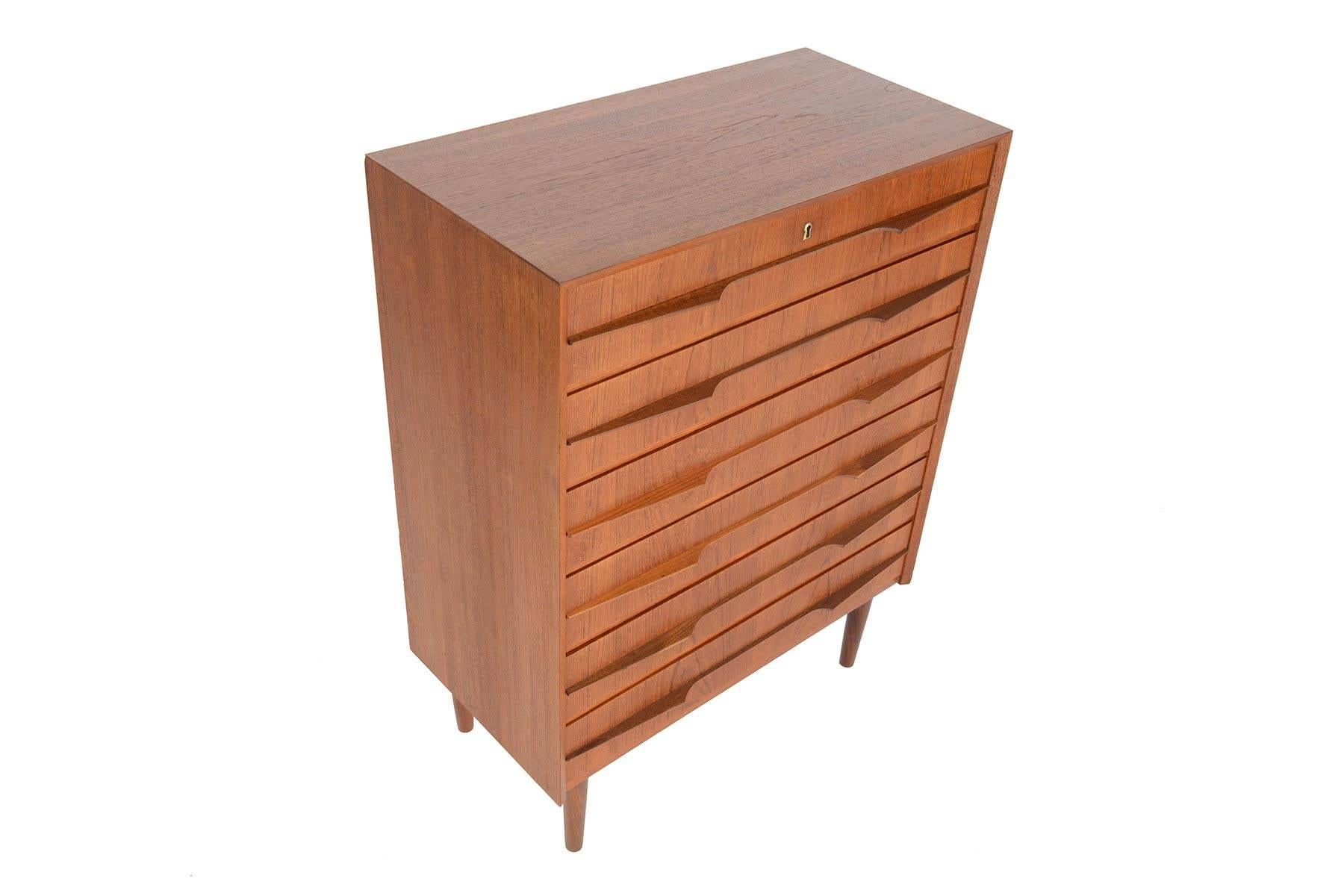 Wild Atomic Danish Modern Midcentury Highboy Dresser in Teak In Excellent Condition In Berkeley, CA