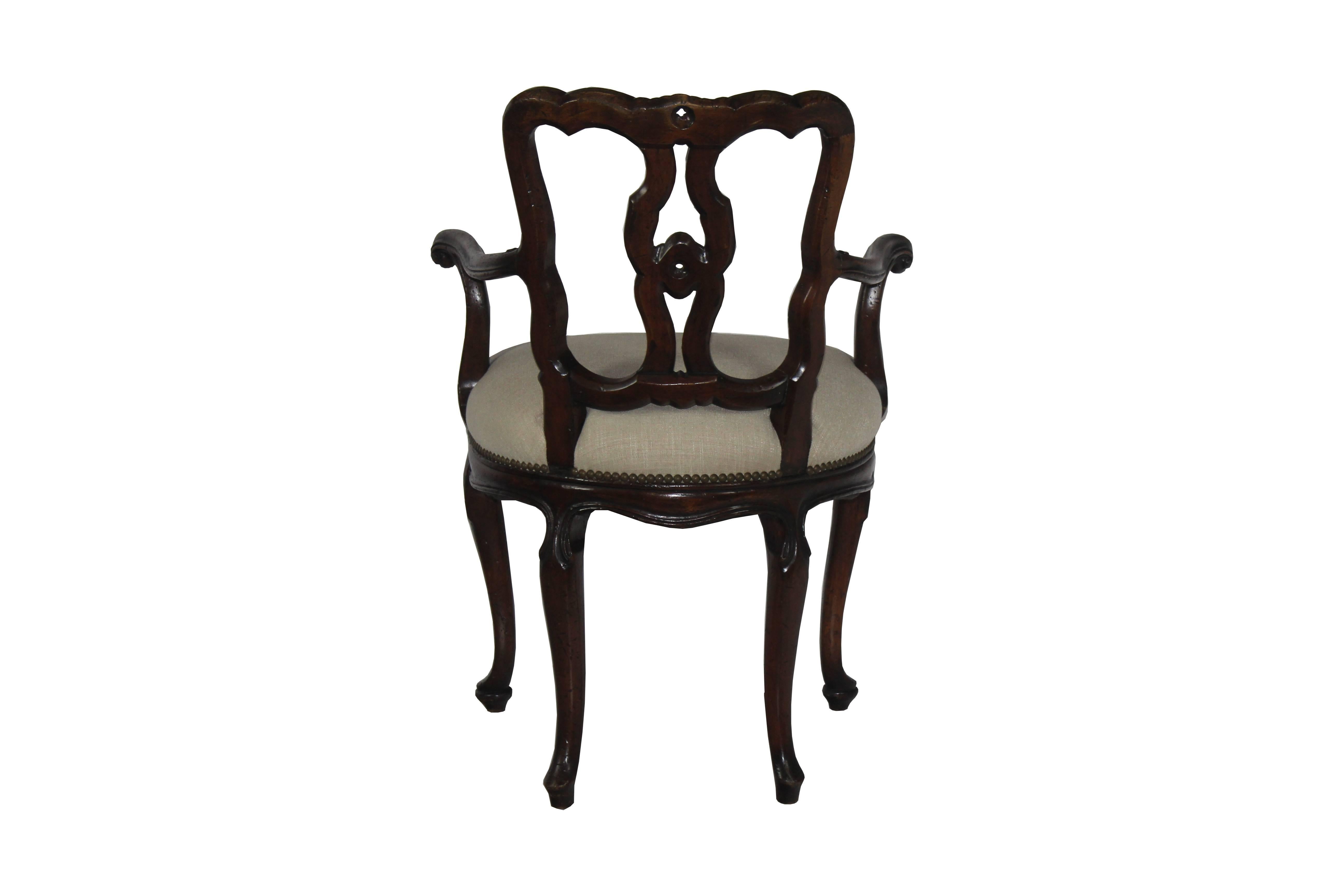 Walnut Set of Eight 19th Century Dining Chairs