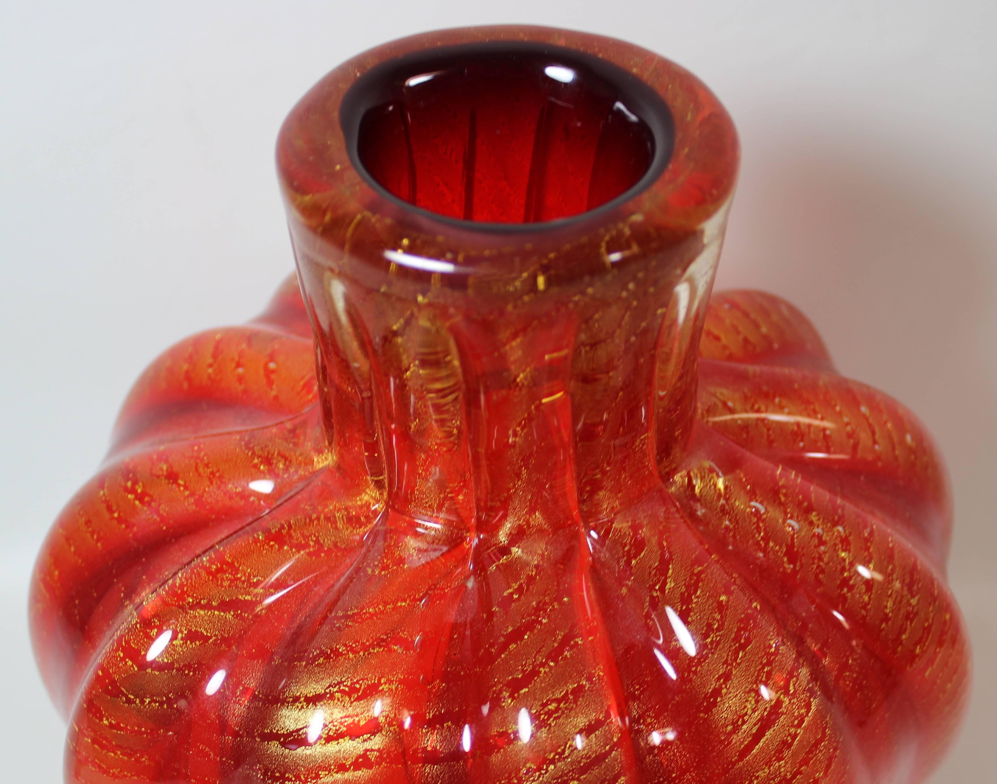 Mid-Century Modern Ercole Barovier Toso Italian Murano Art Glass Vase For Sale