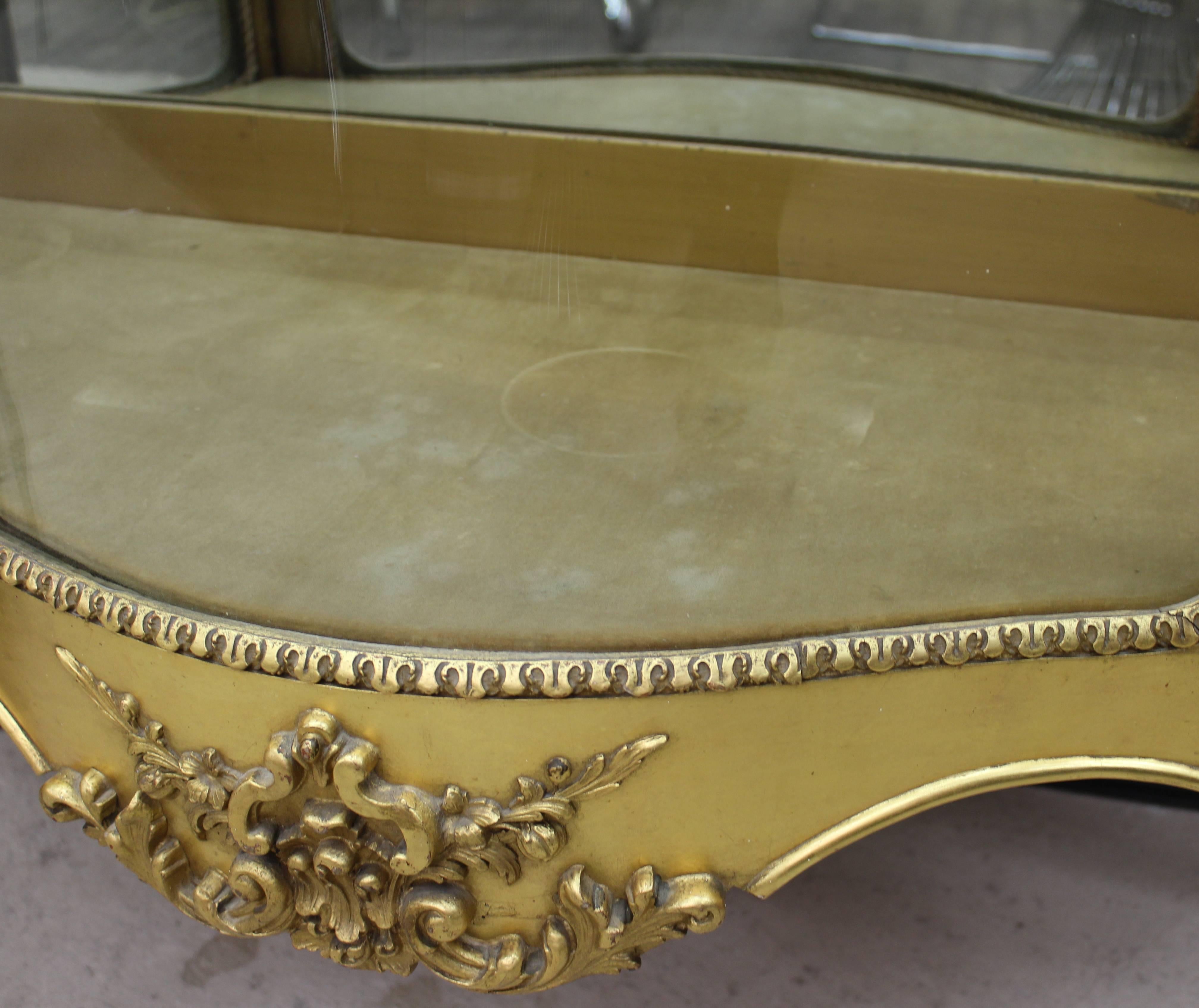 20th Century French Louis XV Style Giltwood Vitrine or Display Case or Cabinet