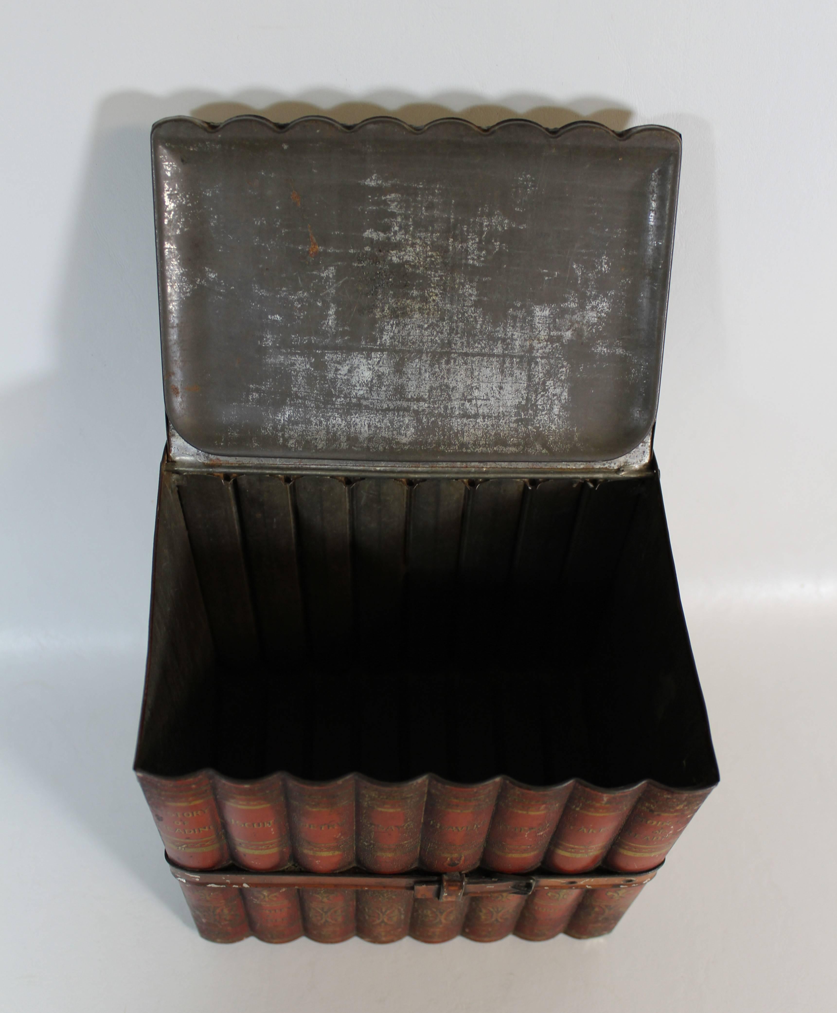 Huntley & Palmers Advertising Biscuit Tin In Fair Condition In Hamilton, Ontario