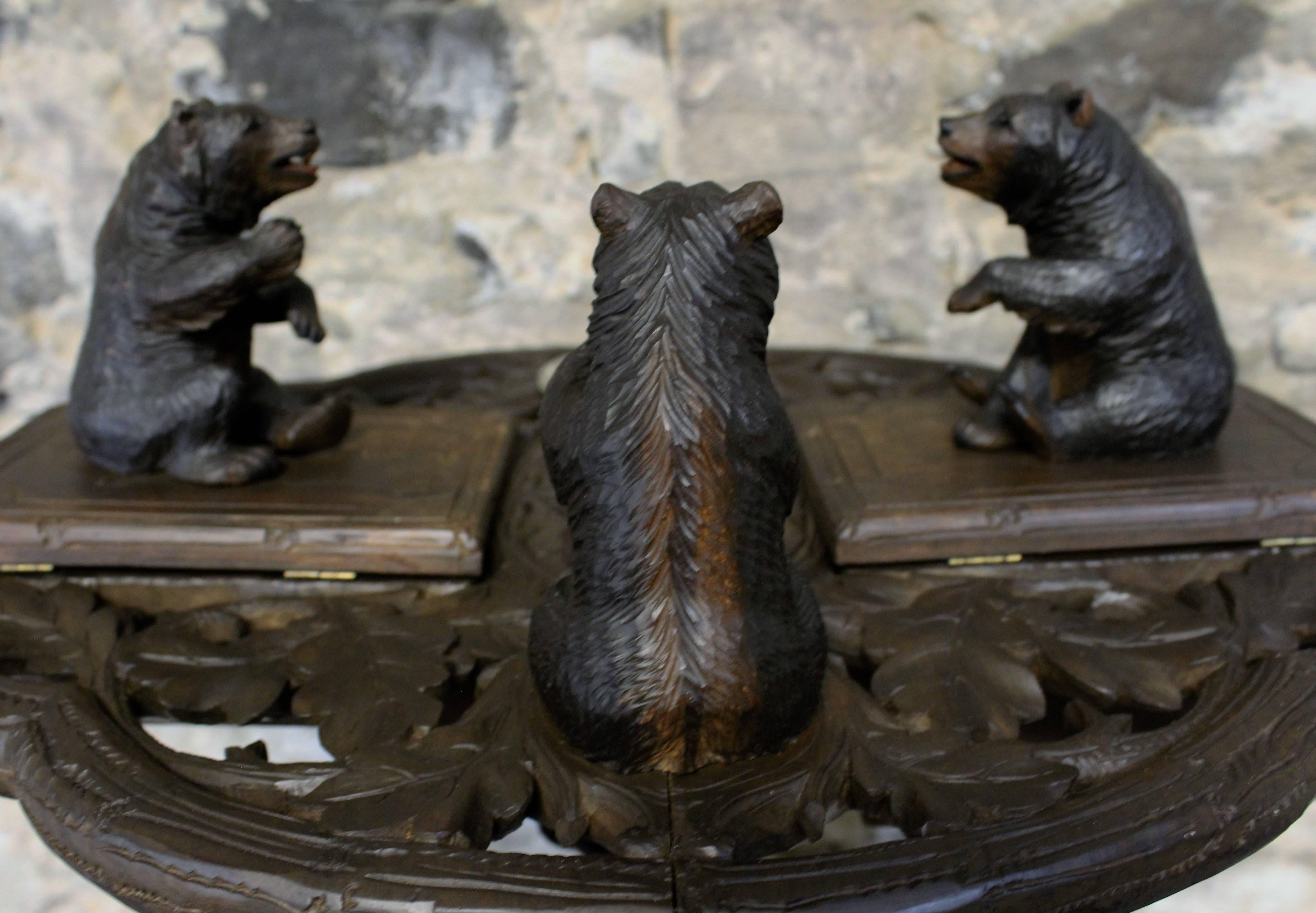 Black Forest Carved Smokers Table or Stand In Good Condition In Hamilton, Ontario