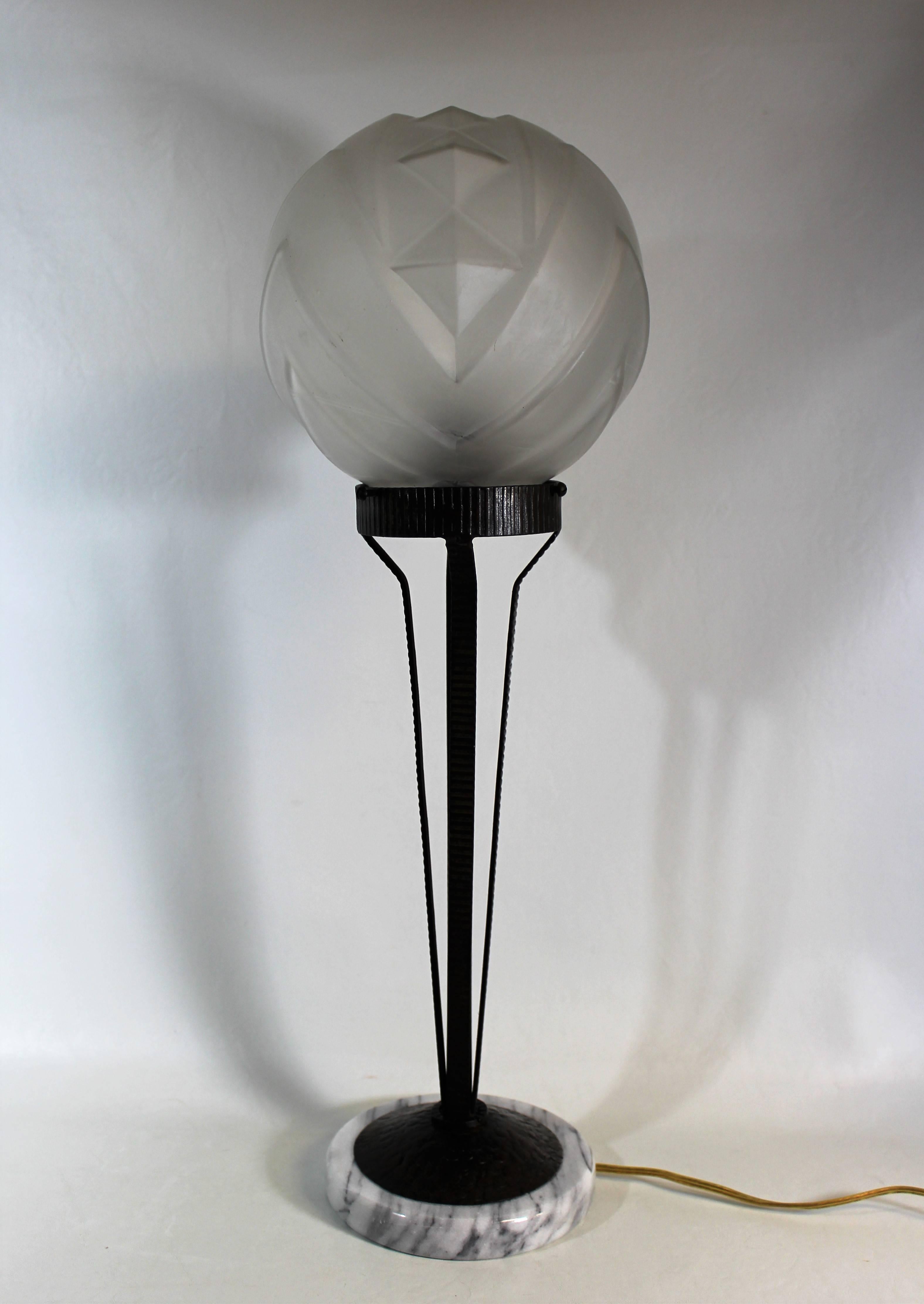 Art Deco Table Lamp In Good Condition In Hamilton, Ontario