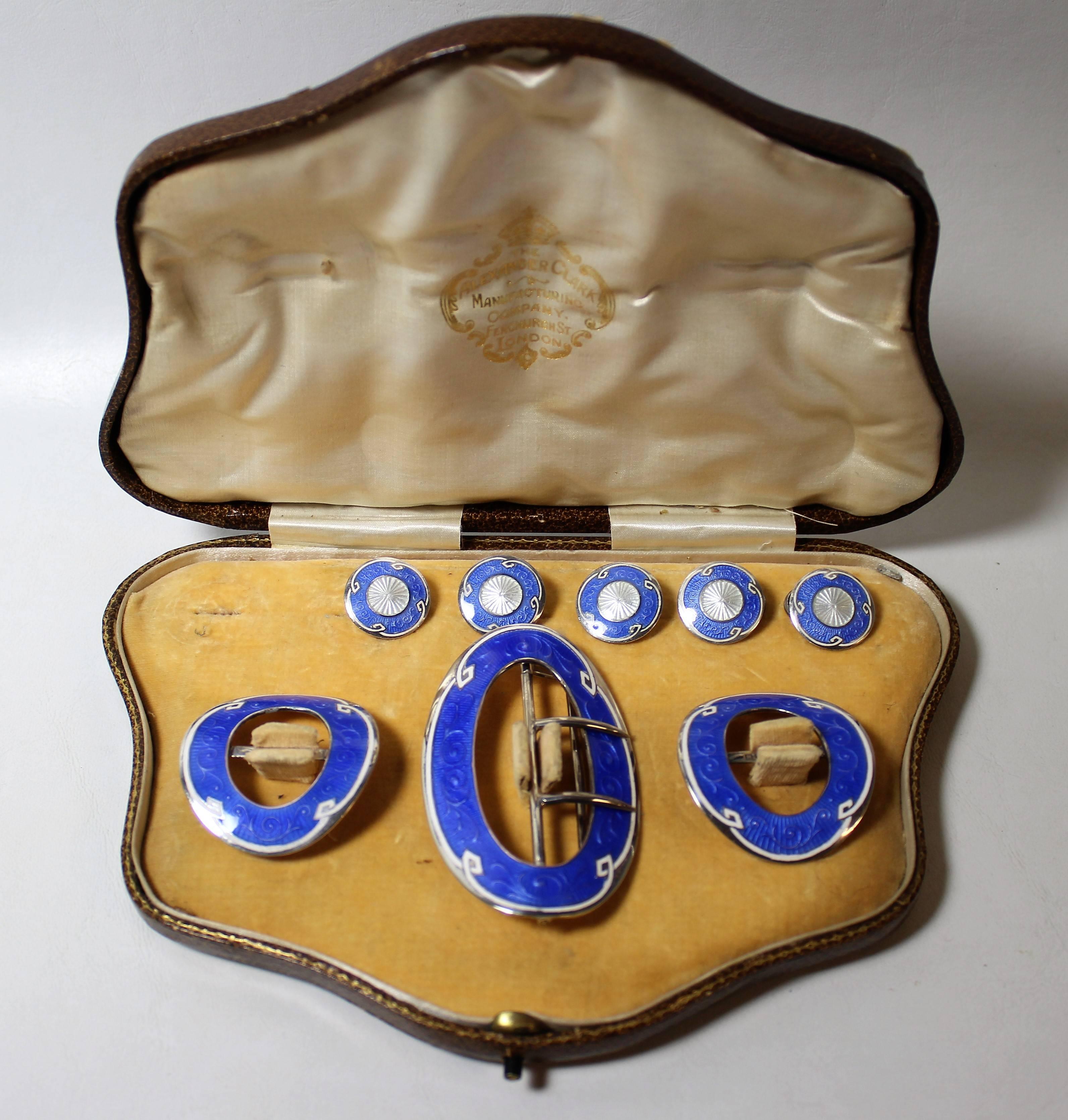 20ième siècle Henry Matthews Ensemble ceinture, boucles de chaussures et boutons en argent sterling et émail en vente