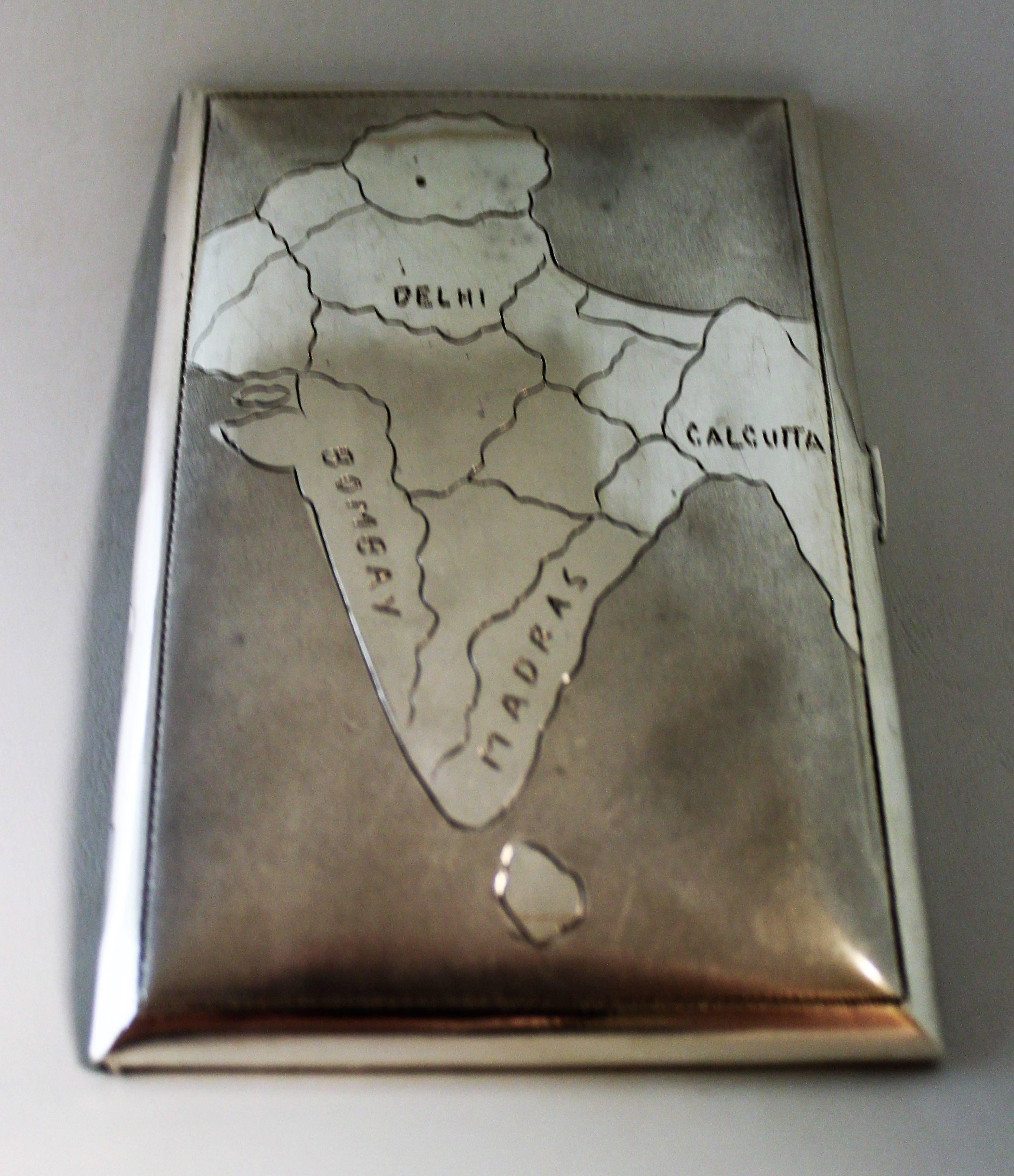 Silver cigarette case of Taj Mahal.