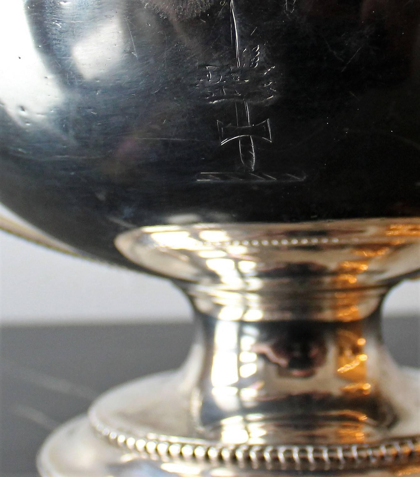 Britannico Coppia di zuppiere in argento sterling Augustin Le Sage George III, 18° secolo in vendita
