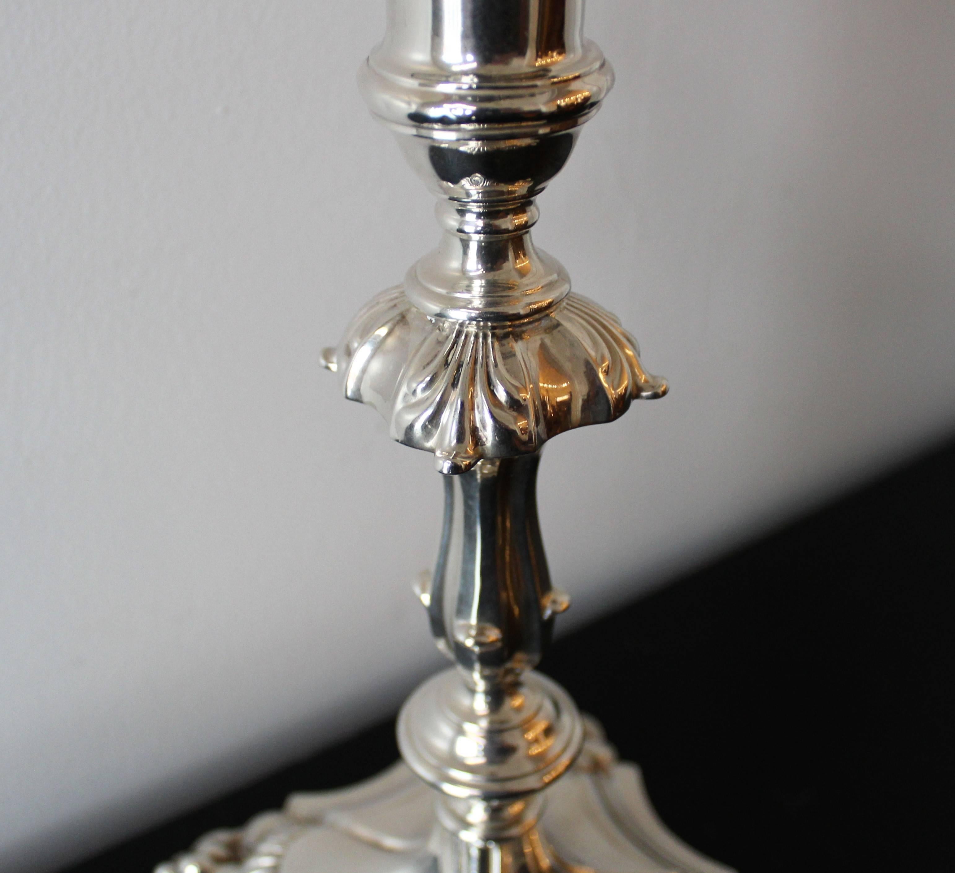 British Pair of Edwardian English Sterling Silver Candlesticks by Hawksworth, Eyre & Co.
