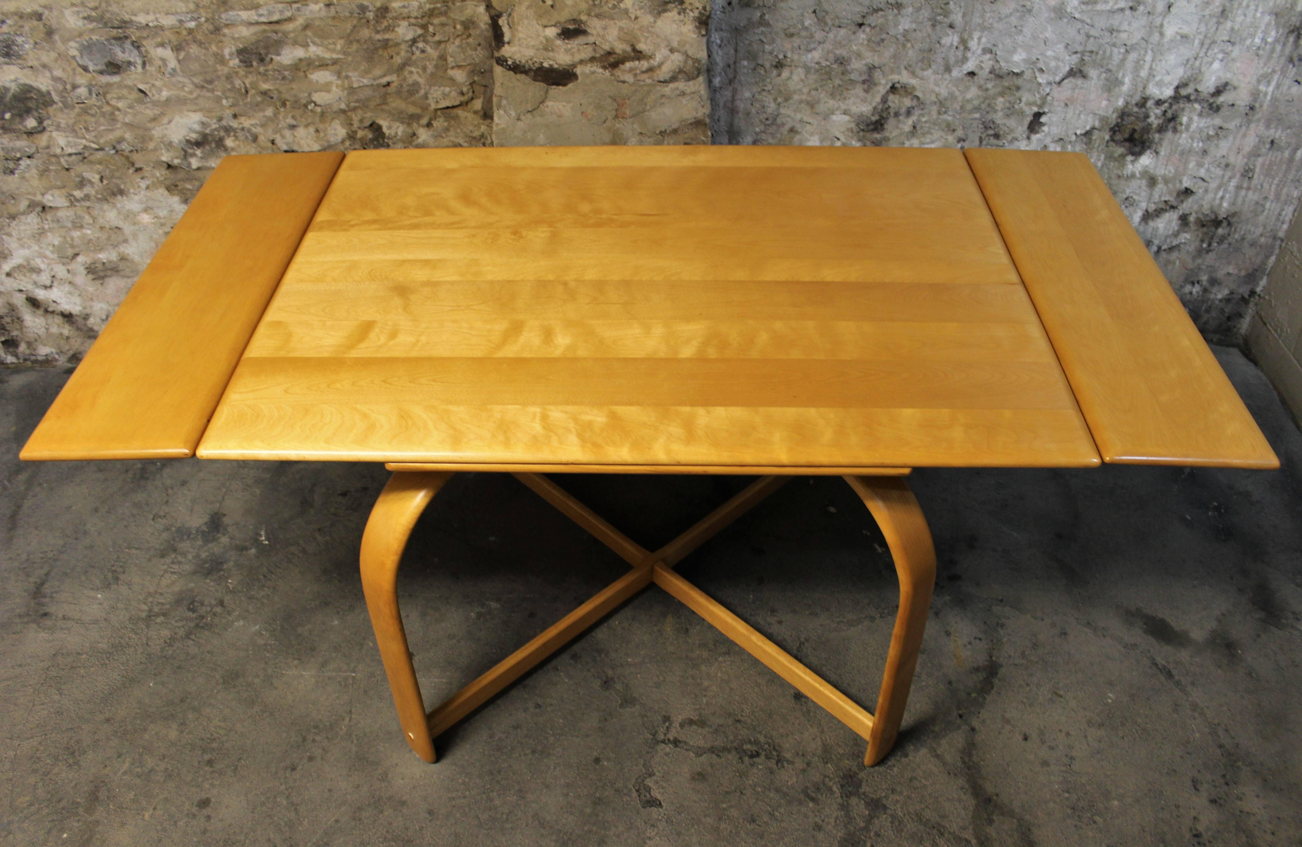 Gilbert Rohde extendable Art Deco dining table for Heywood Wakefield.