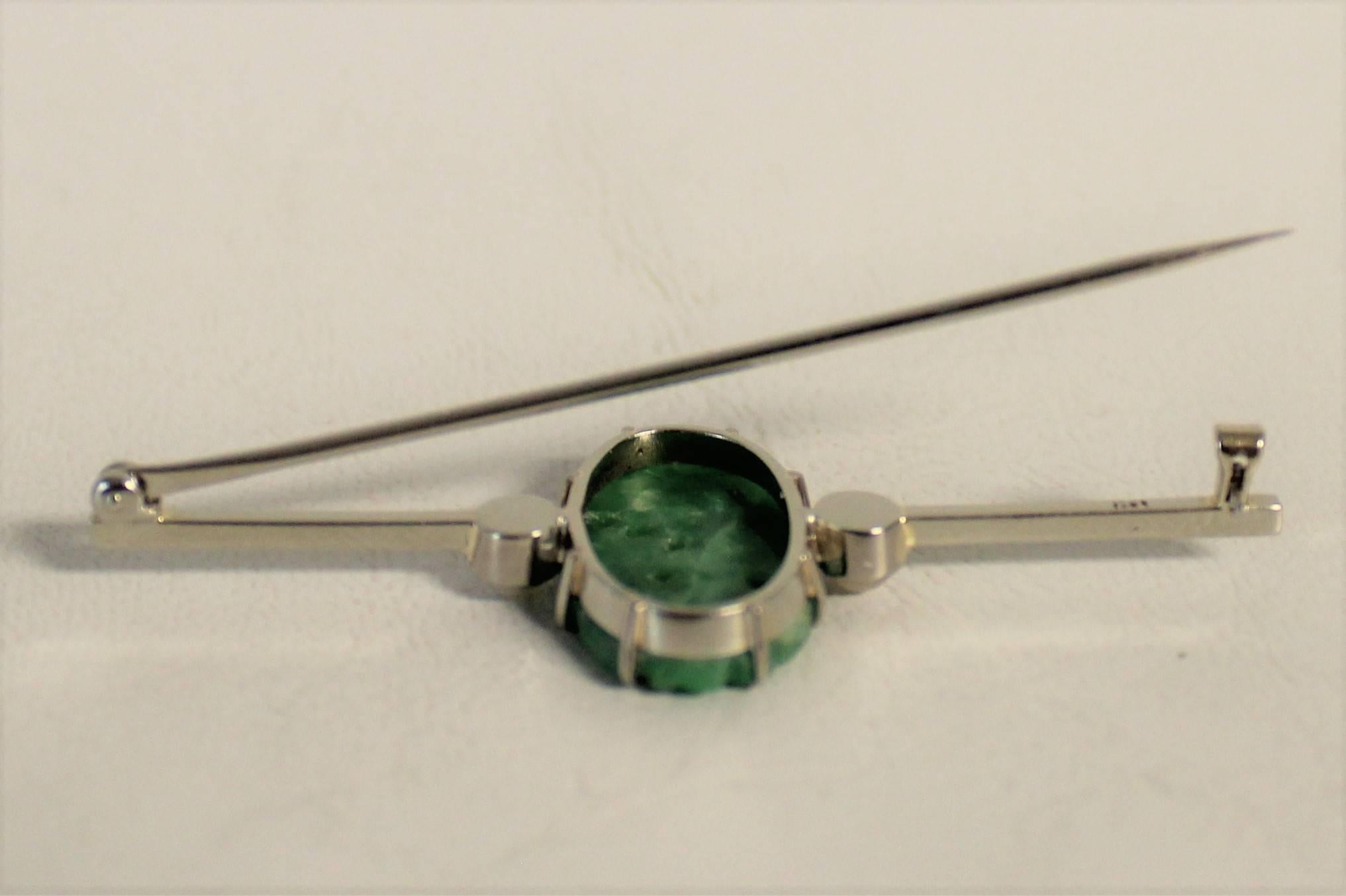 18-Karat White Gold and Jade Brooch with Pearls In Excellent Condition For Sale In Hamilton, Ontario