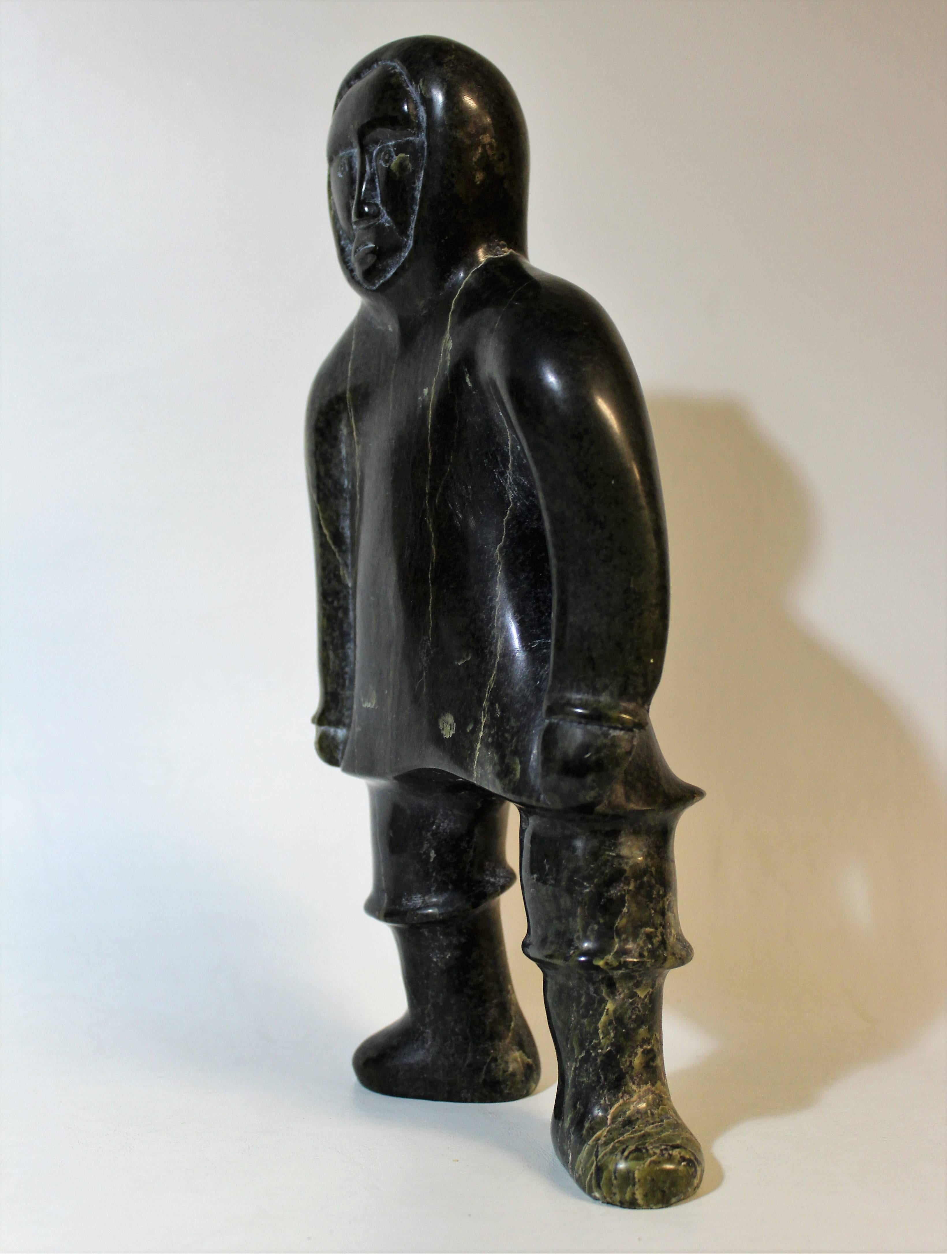 Canadese Scultura figurata in pietra ollare Inuit in vendita