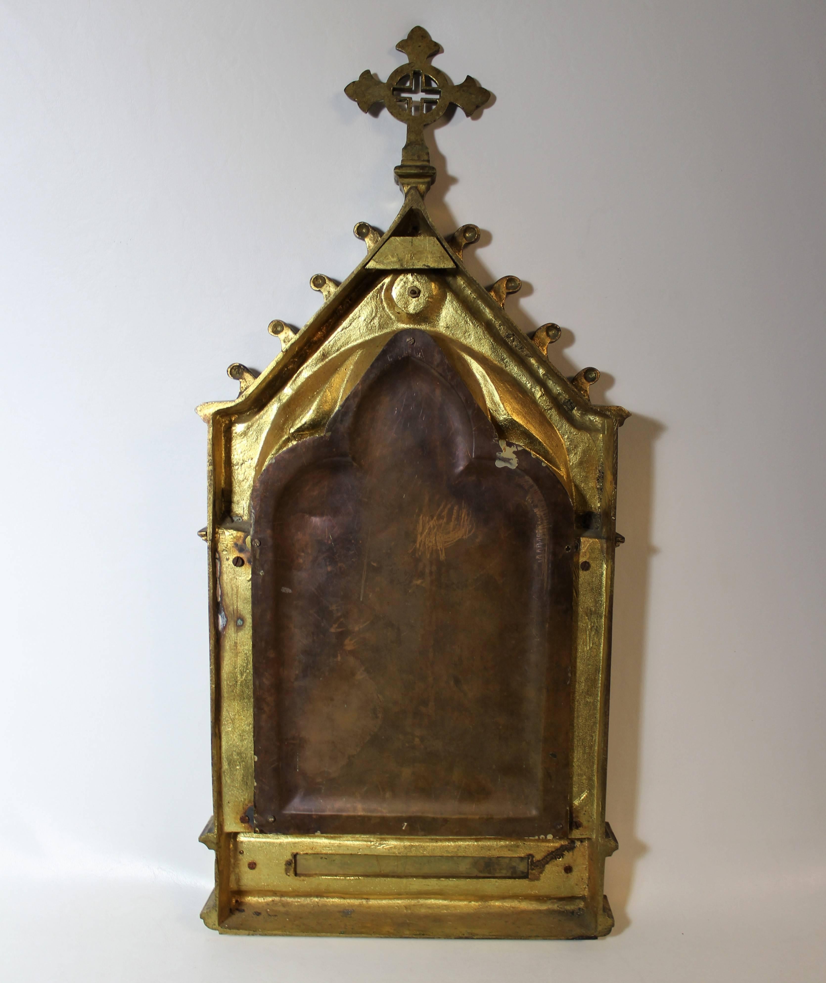 Pintura religiosa al óleo sobre cobre en marco de bronce dorado en venta 6