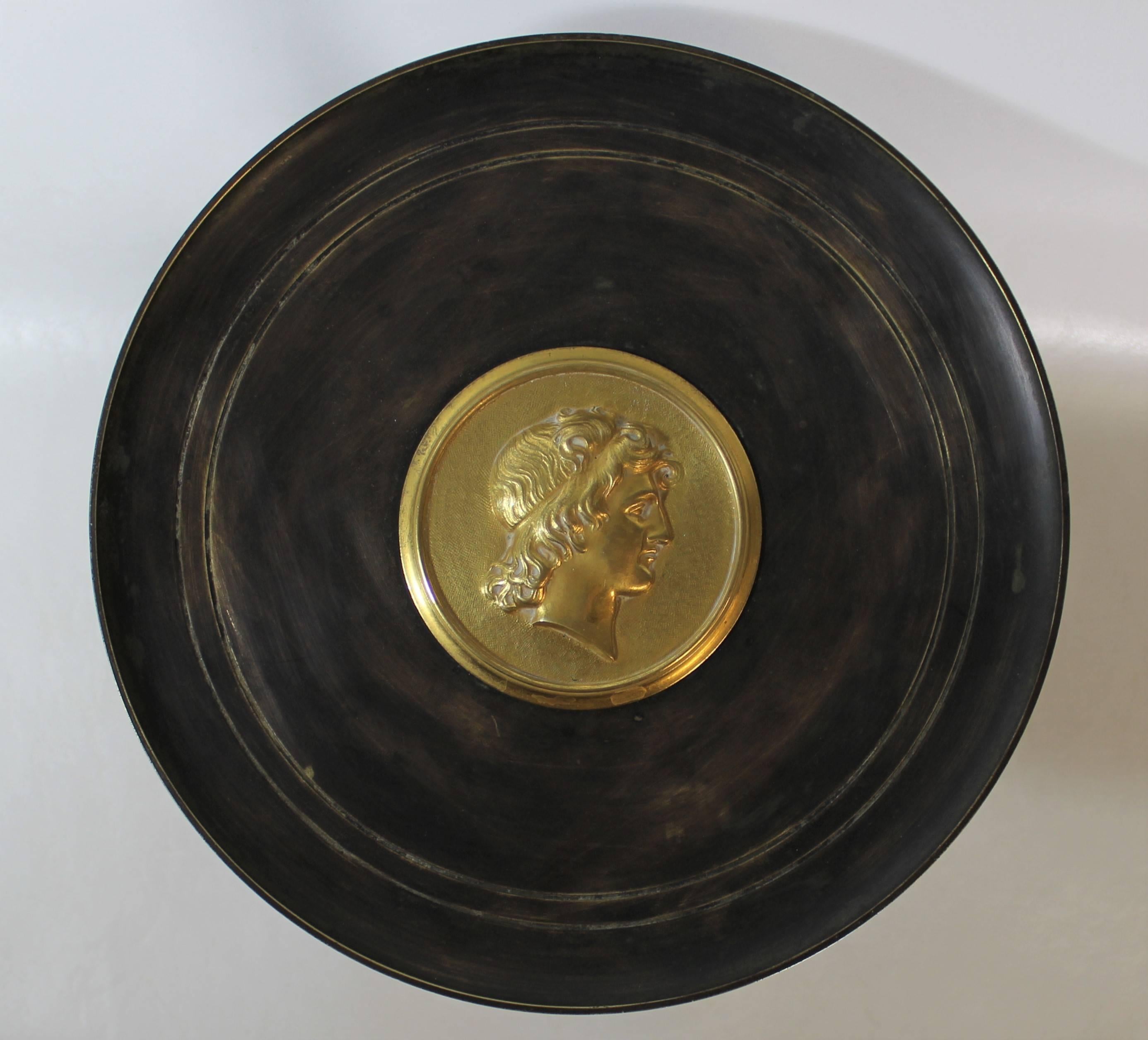 19th Century Neoclassical Bronze and Ebonized Tazza with Gold Gilt Medallion In Good Condition For Sale In Hamilton, Ontario