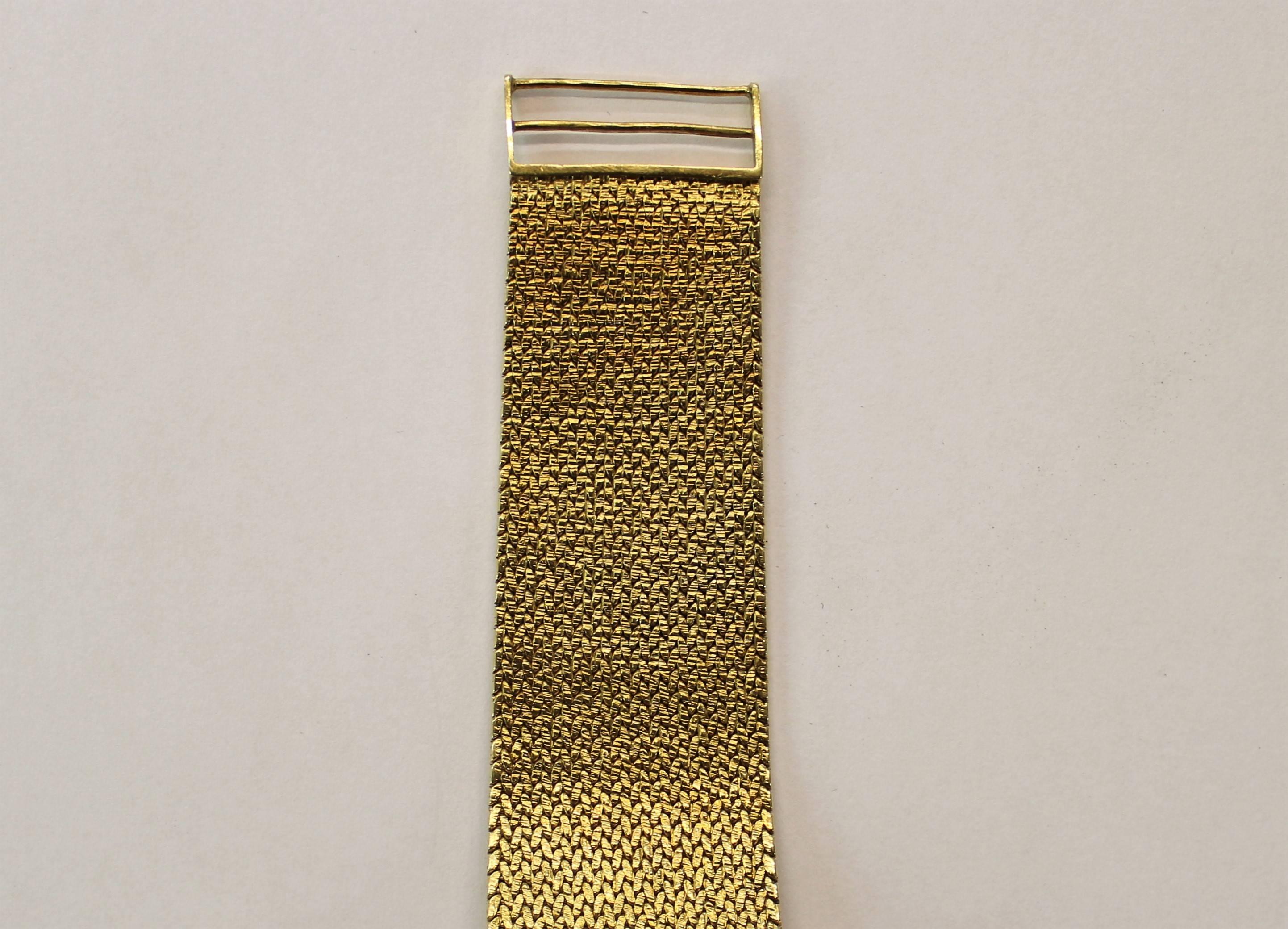 Vintage Juvenia Men's Automatic 18-Karat Gold Wristwatch In Good Condition In Hamilton, Ontario