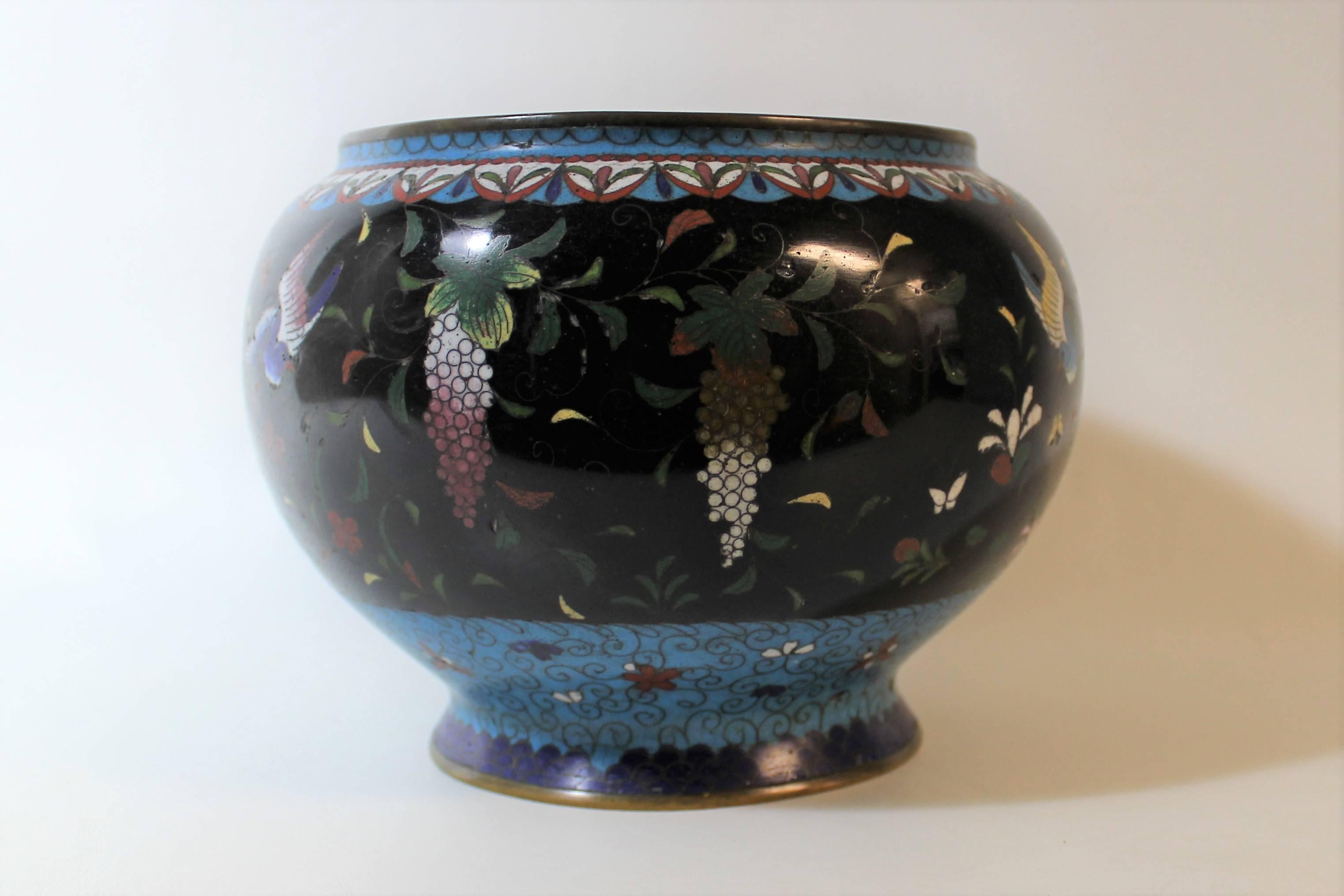 Japanese Meiji Period Cloisonné Planter Bowl In Good Condition In Hamilton, Ontario