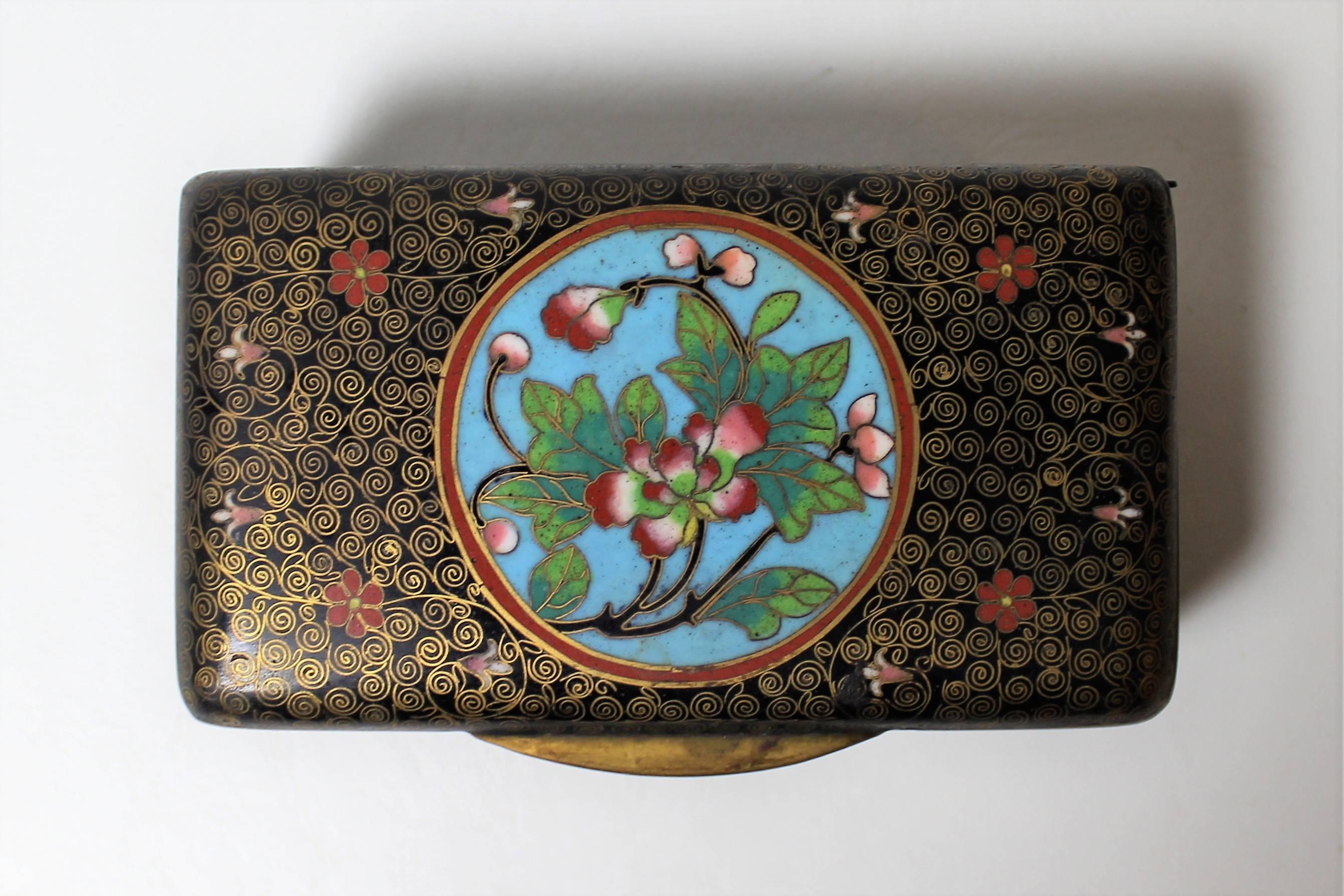 19th century Chinese cloisonne Decorative box.