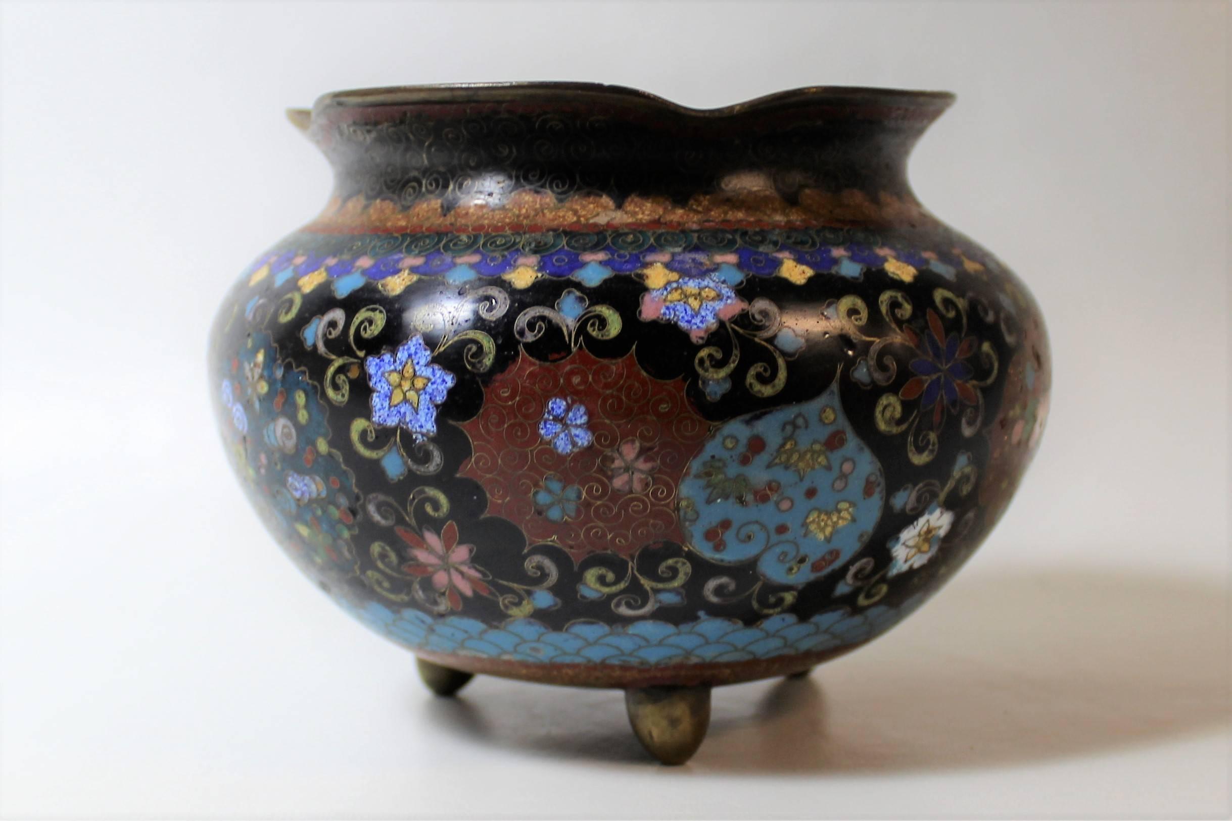 Japanese Meiji period cloisonne planter bowl.