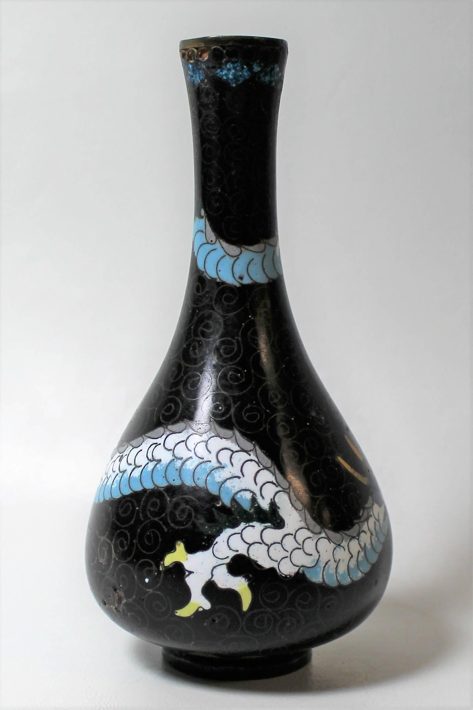 Japanese Meiji period Cloisonne dragon vase.