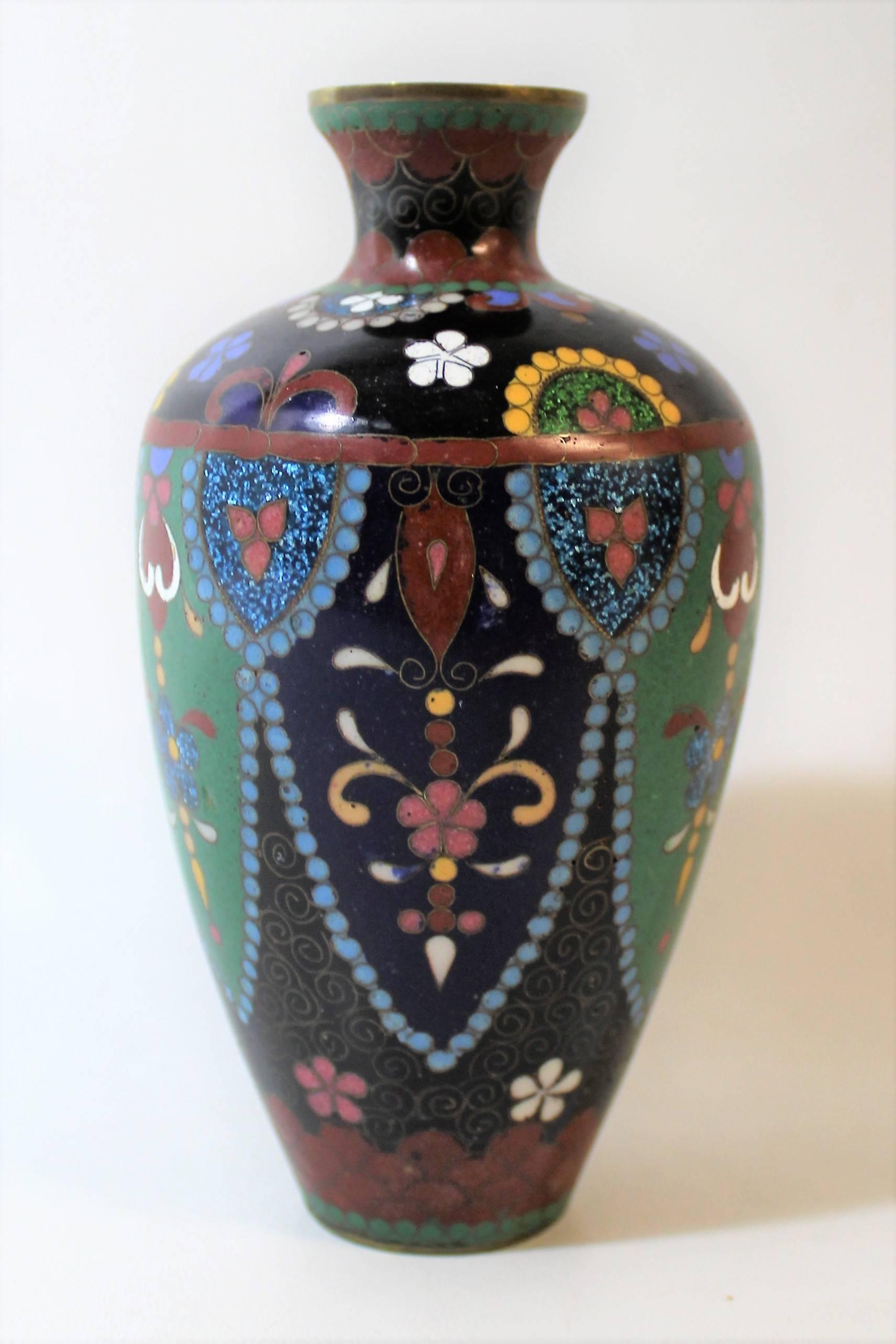 Cloissoné Japanese Meiji Period Cloisonne Vase