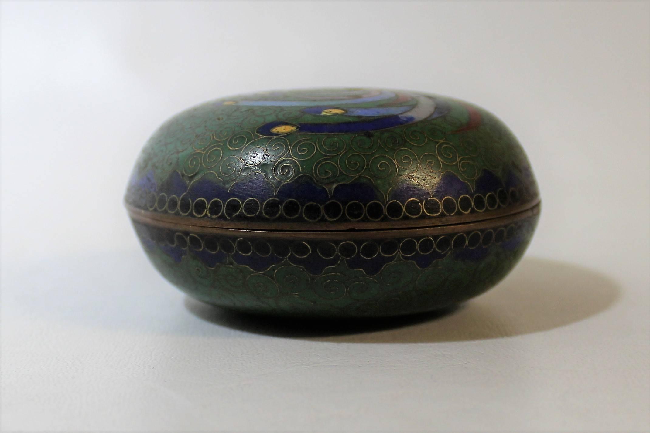 Cloissoné Japanese Meiji Period Cloisonne Trinket or Pill Box