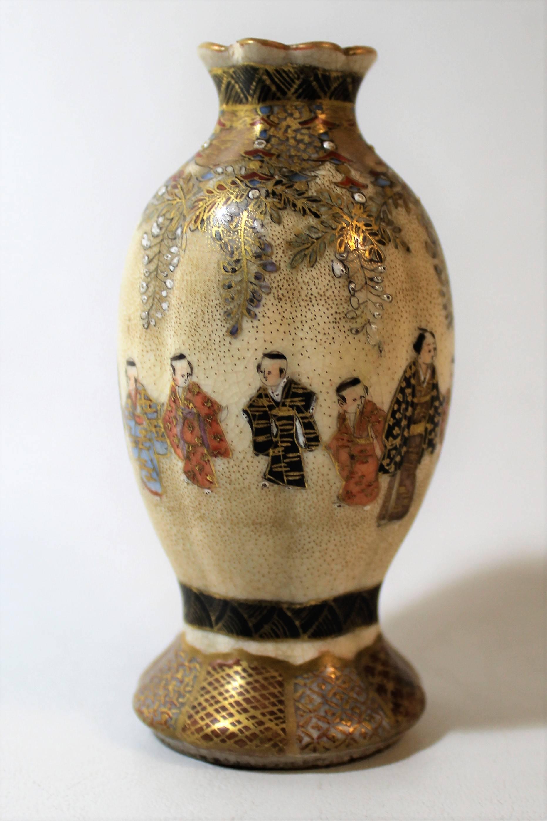 Japanese Meiji Period Vase In Good Condition In Hamilton, Ontario