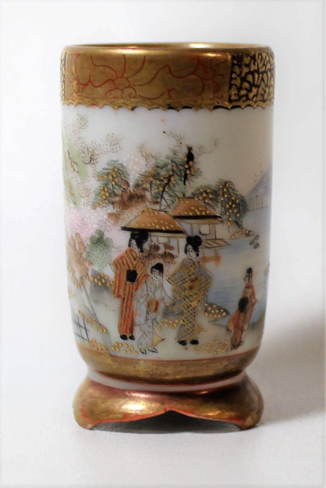 Japanese Meiji Period Porcelain Vase In Good Condition In Hamilton, Ontario