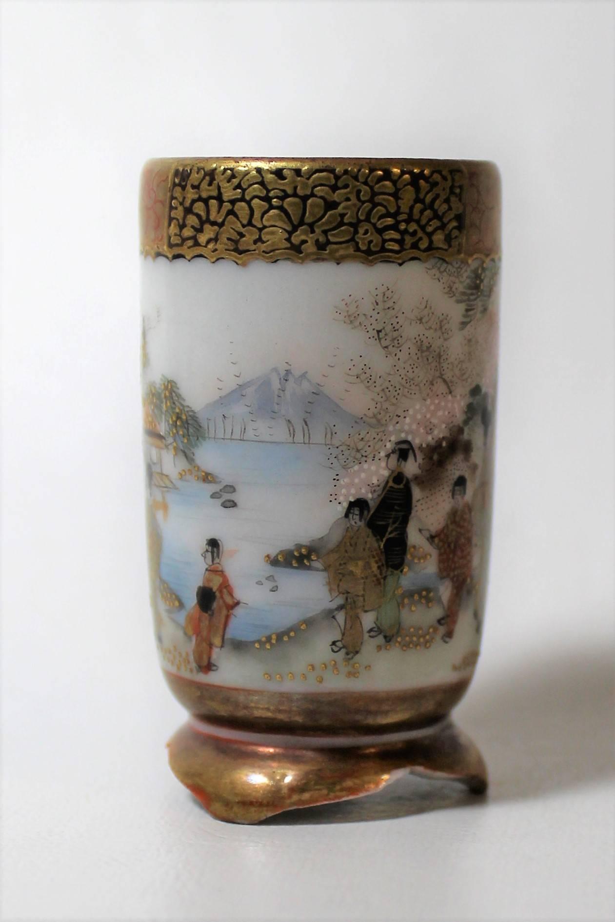 Japanese Meiji Period Porcelain Vase 1