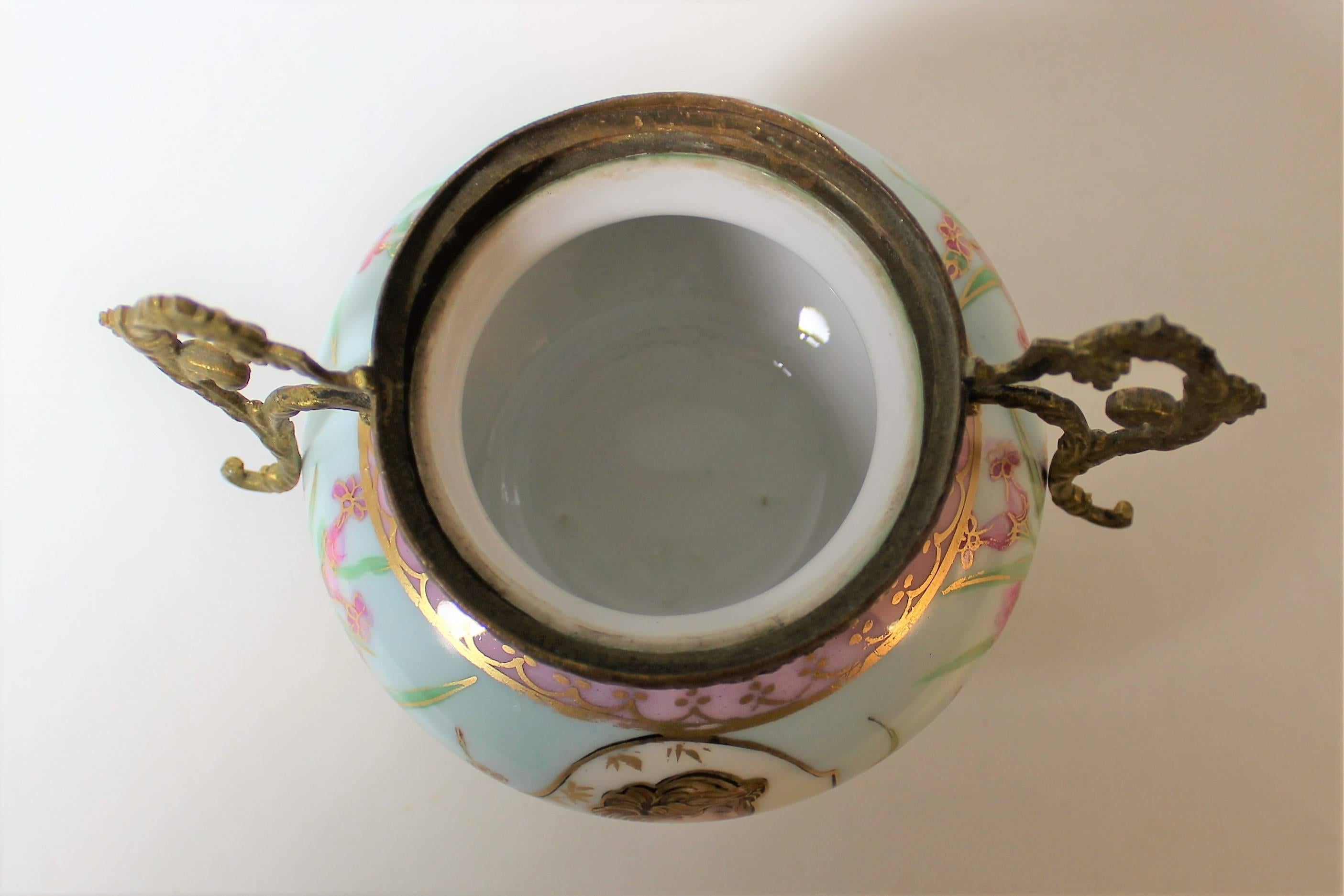 Art Nouveau French Porcelain Ormolu-Mounted Urn For Sale 4