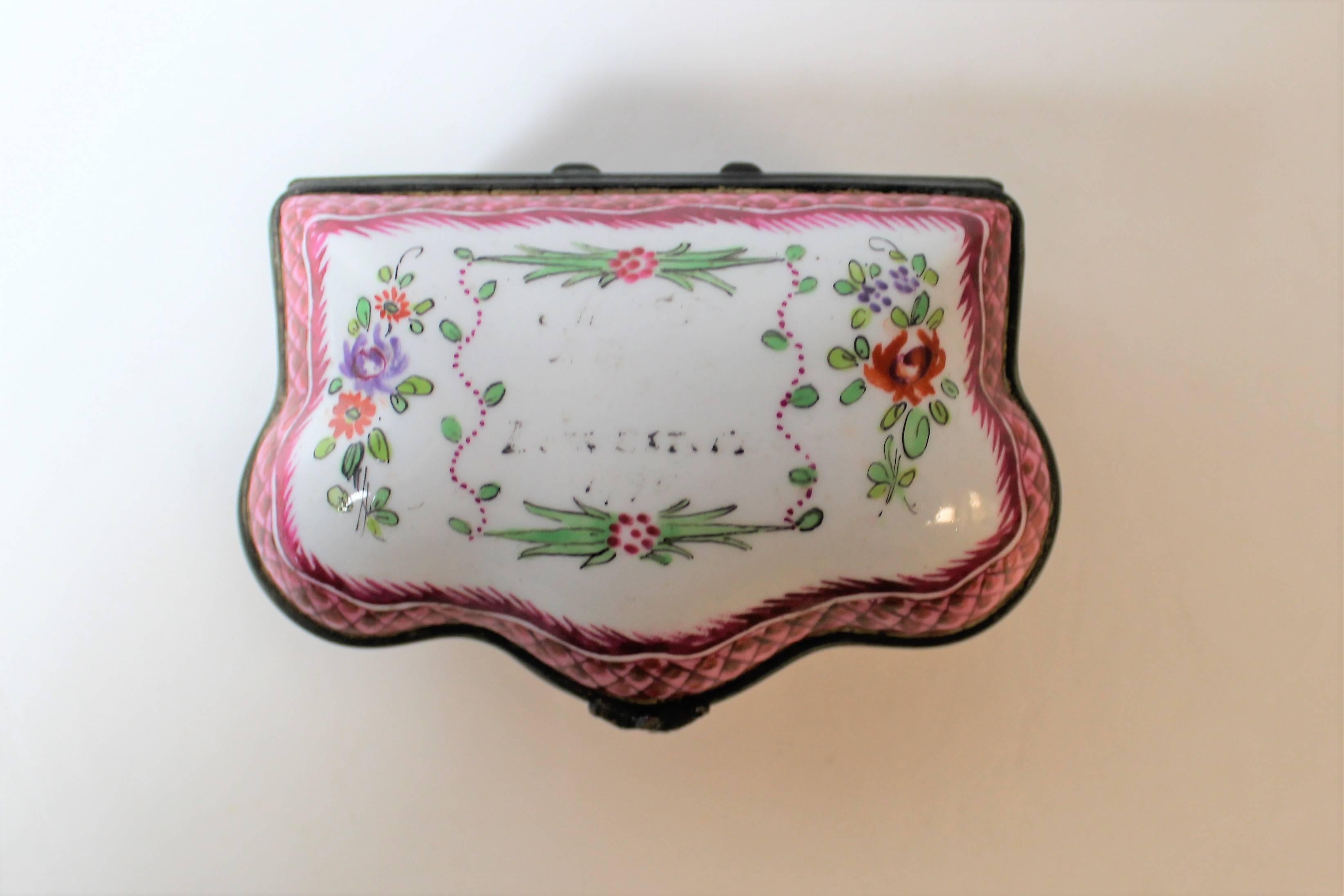 Trinket Box aus englischem Porzellan aus dem 18. Jahrhundert, Lowestoft im Angebot 1